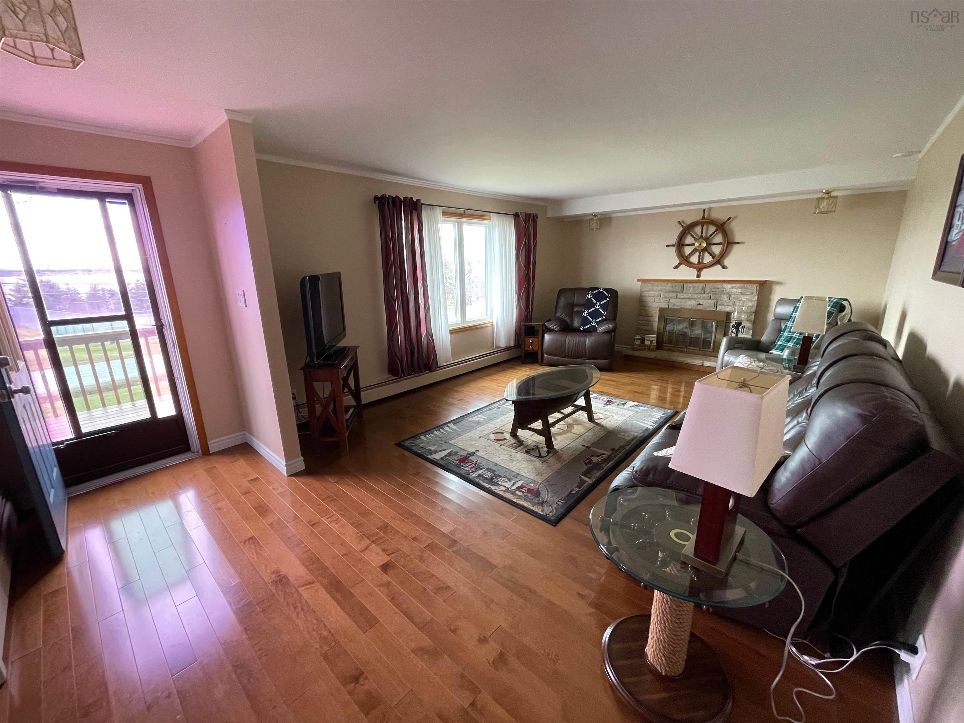 $339,900.00: 2190 Highway 28, South Bar