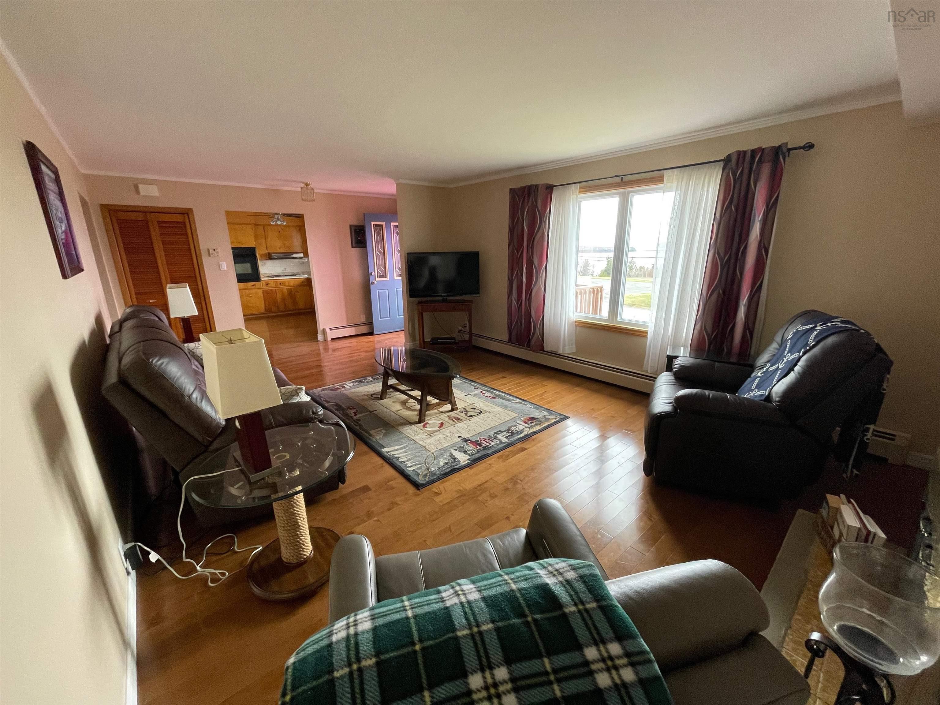 $339,900.00: 2190 Highway 28, South Bar