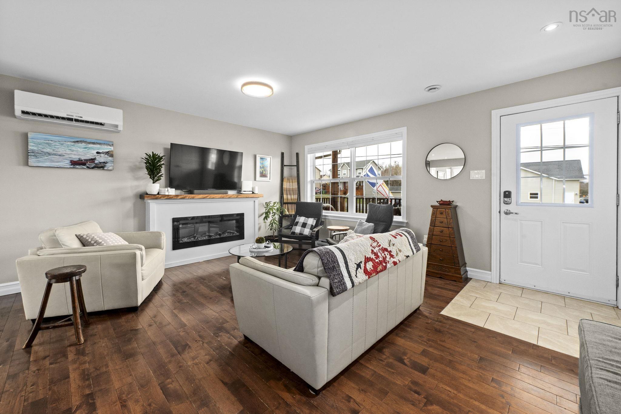 $649,900.00: 160 Underwood Road, Garlands Crossing