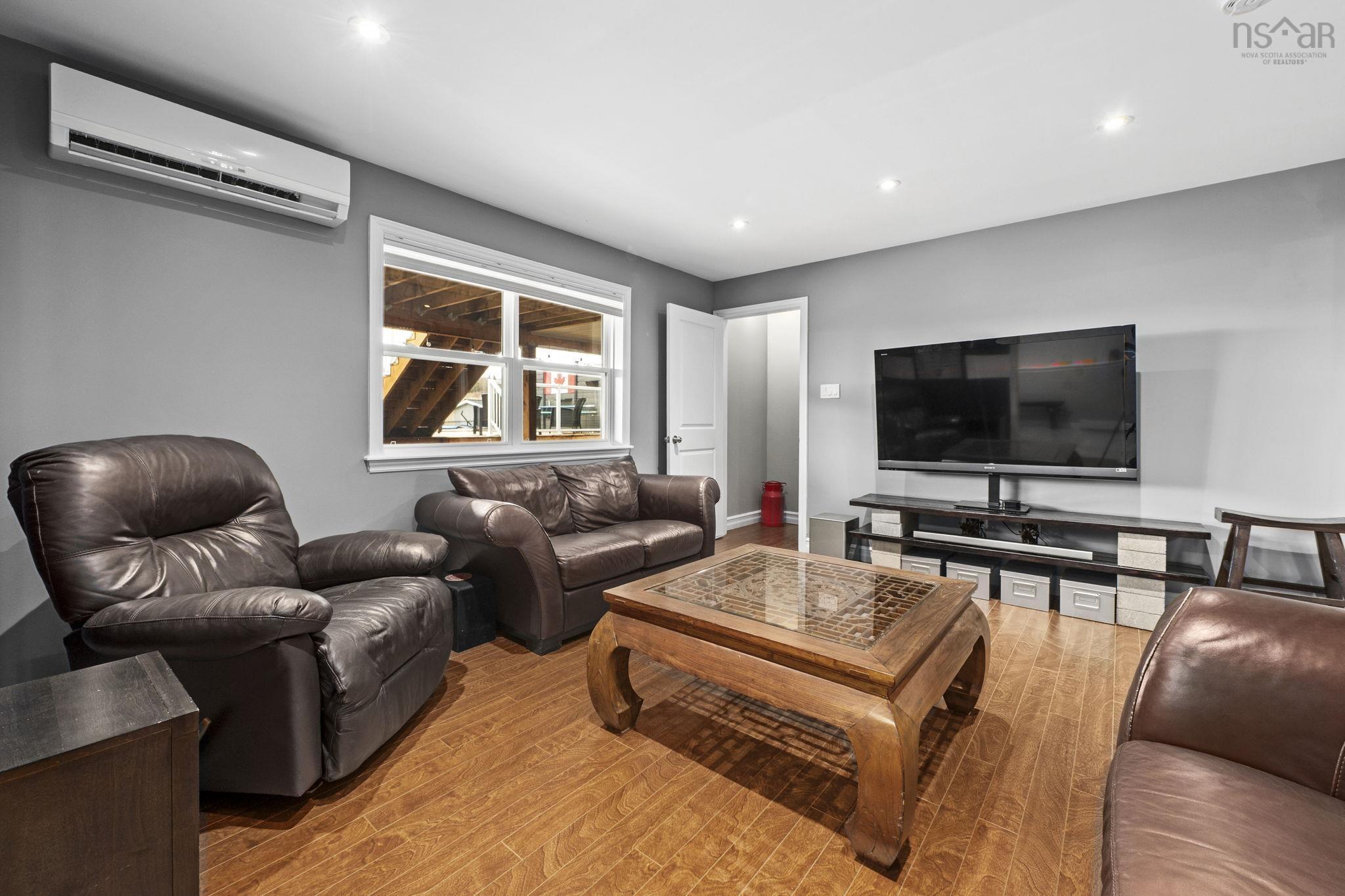 $649,900.00: 160 Underwood Road, Garlands Crossing