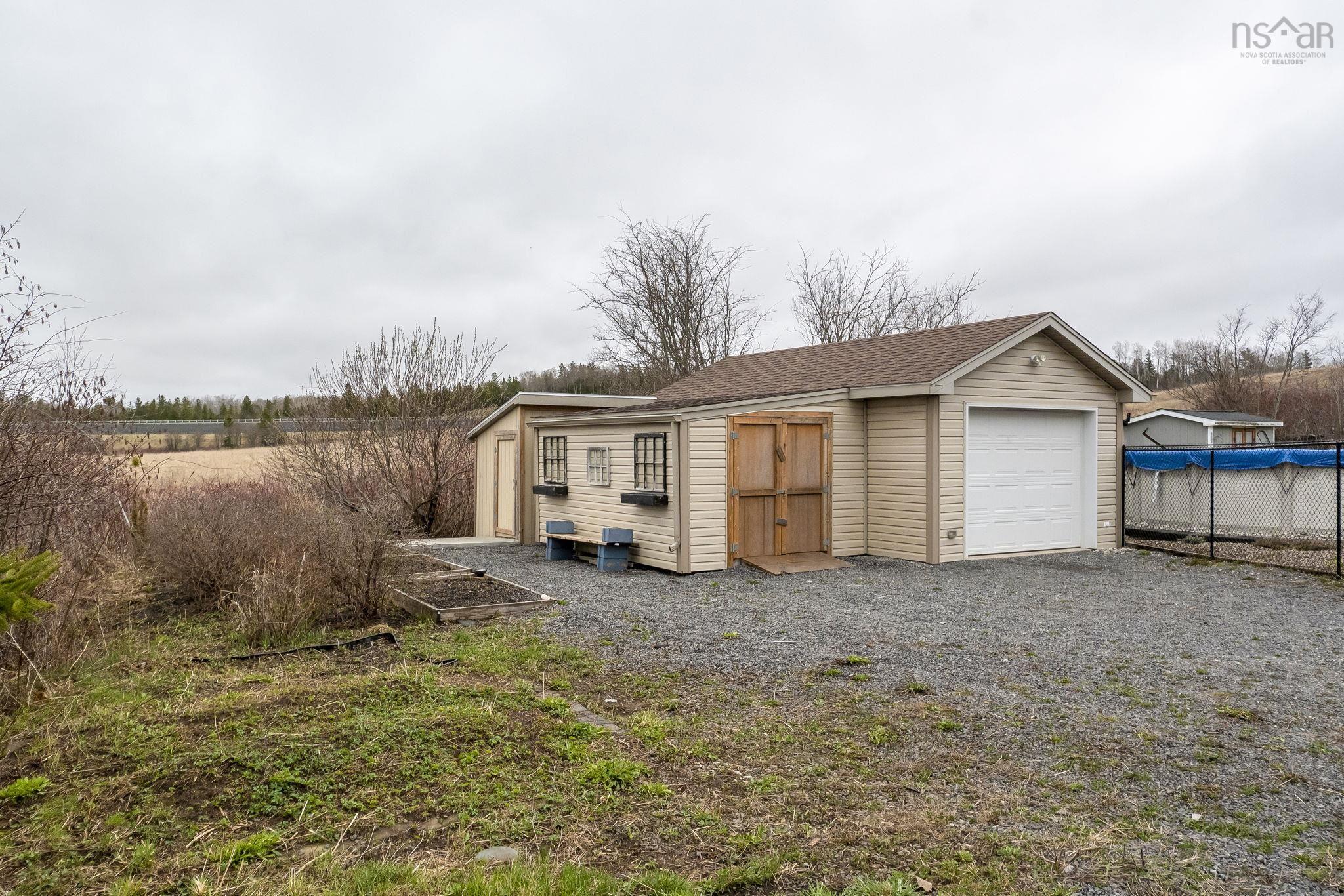 $649,900.00: 160 Underwood Road, Garlands Crossing