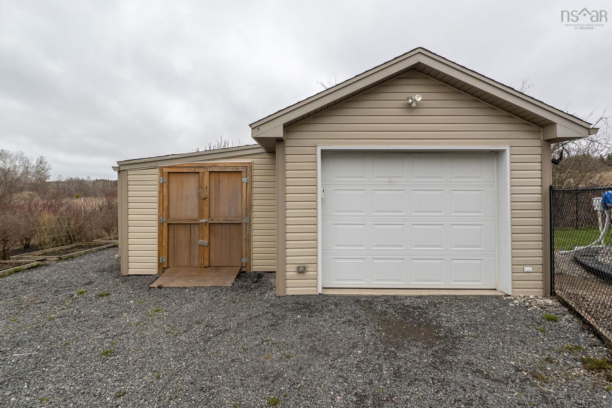 $649,900.00: 160 Underwood Road, Garlands Crossing