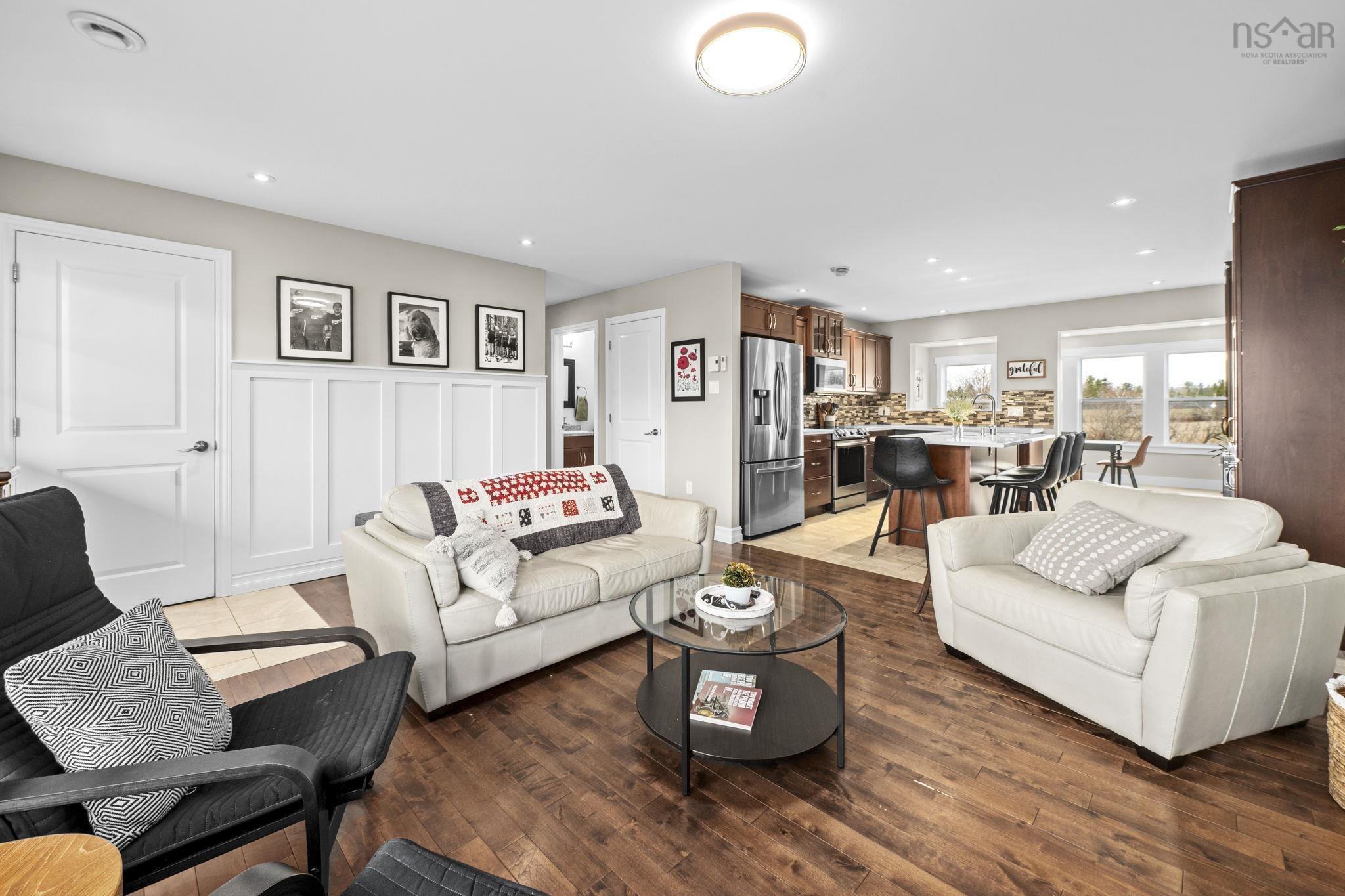 $649,900.00: 160 Underwood Road, Garlands Crossing