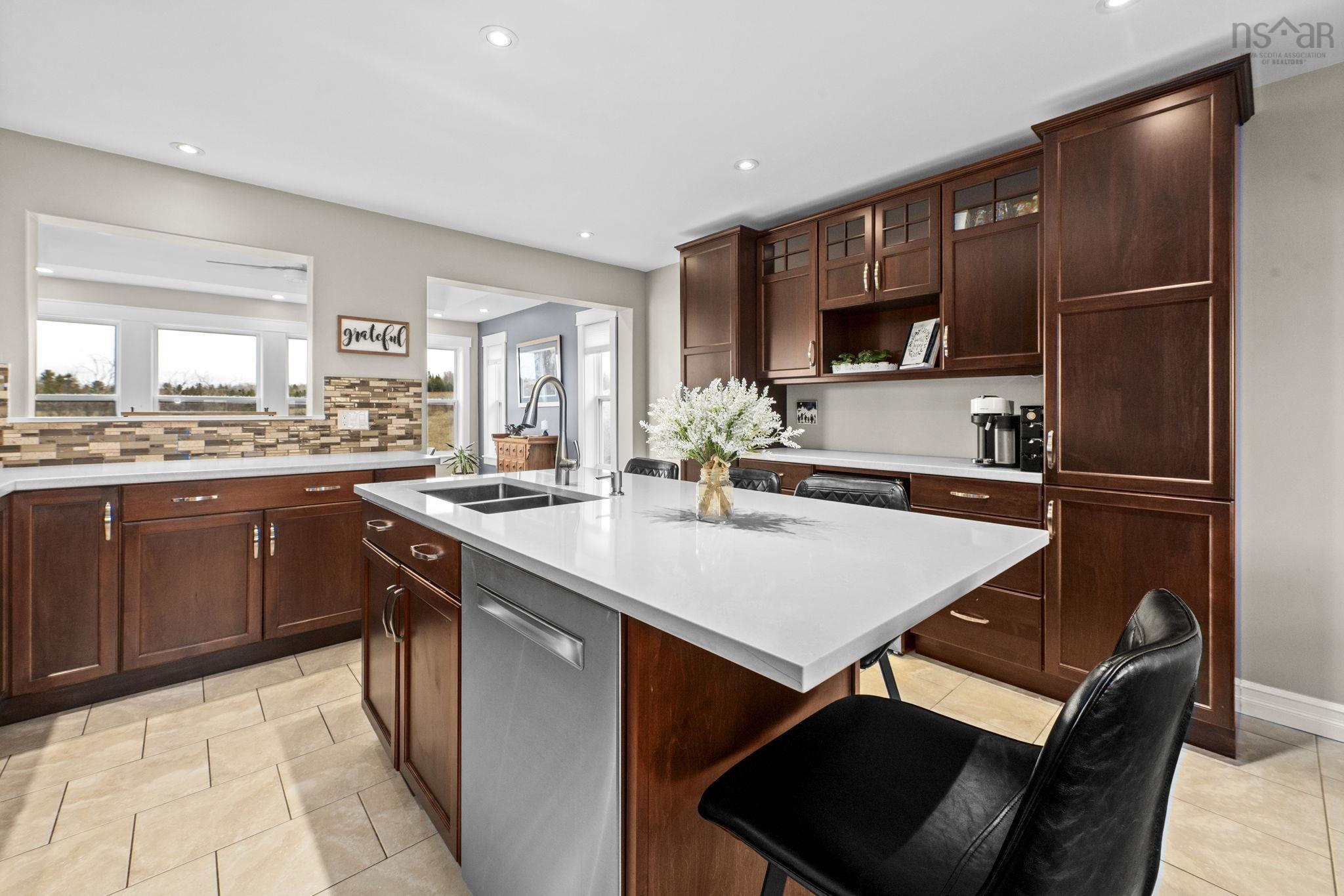 $649,900.00: 160 Underwood Road, Garlands Crossing