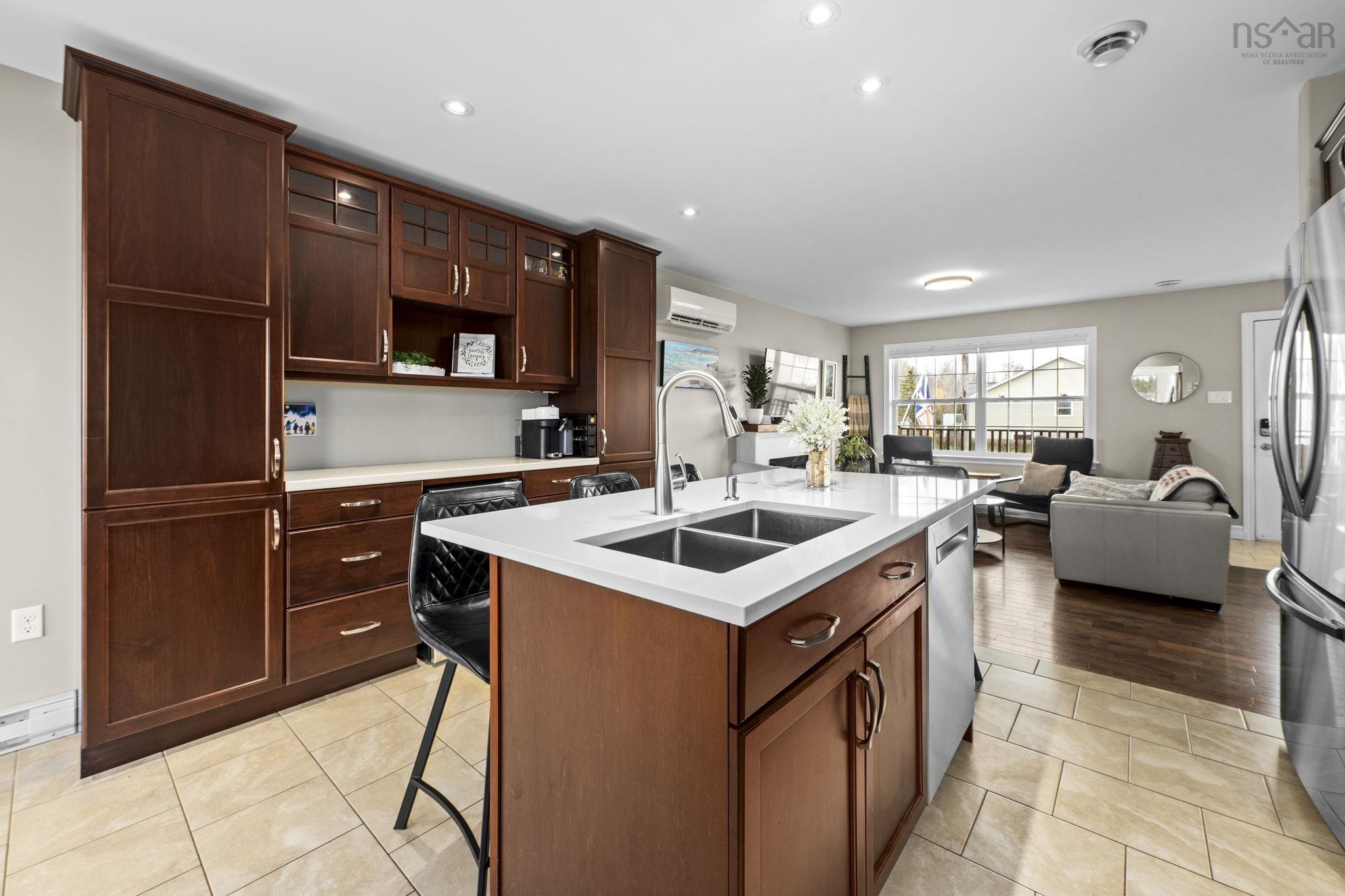 $649,900.00: 160 Underwood Road, Garlands Crossing