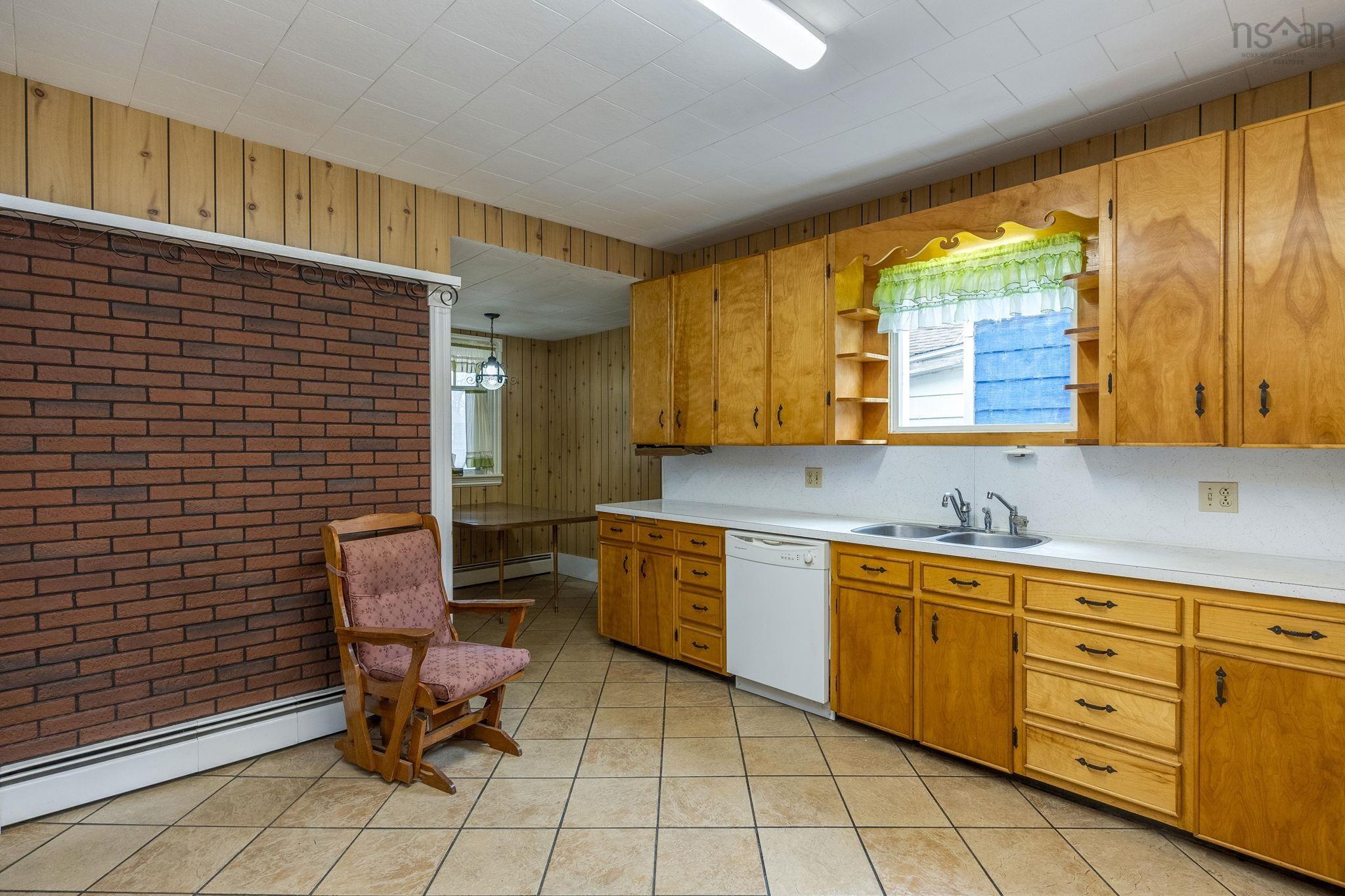 $225,000.00: 60 Commercial Street, Middleton