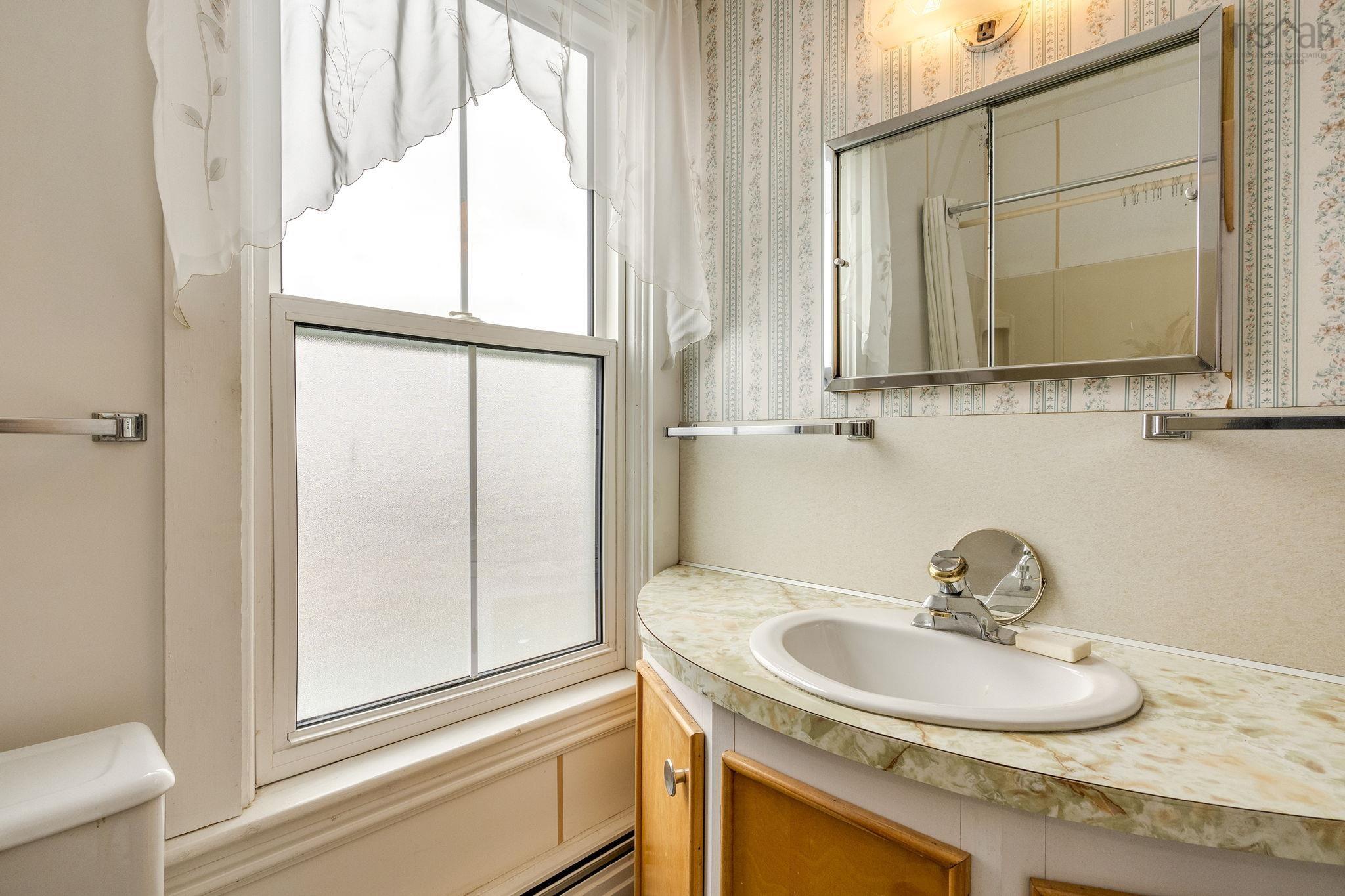 $225,000.00: 60 Commercial Street, Middleton