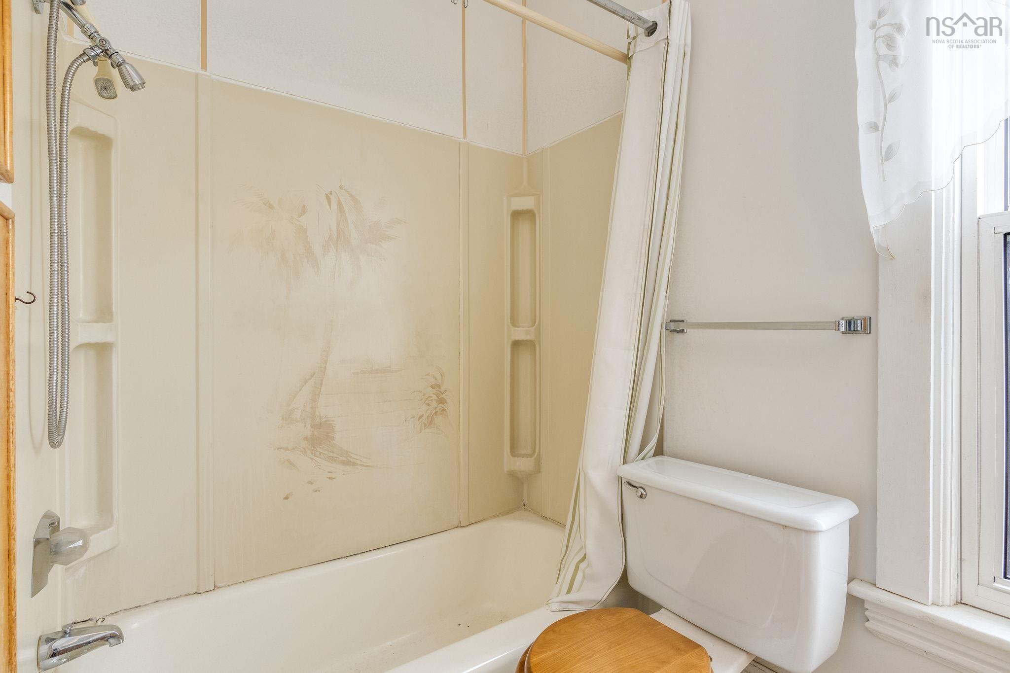 $225,000.00: 60 Commercial Street, Middleton