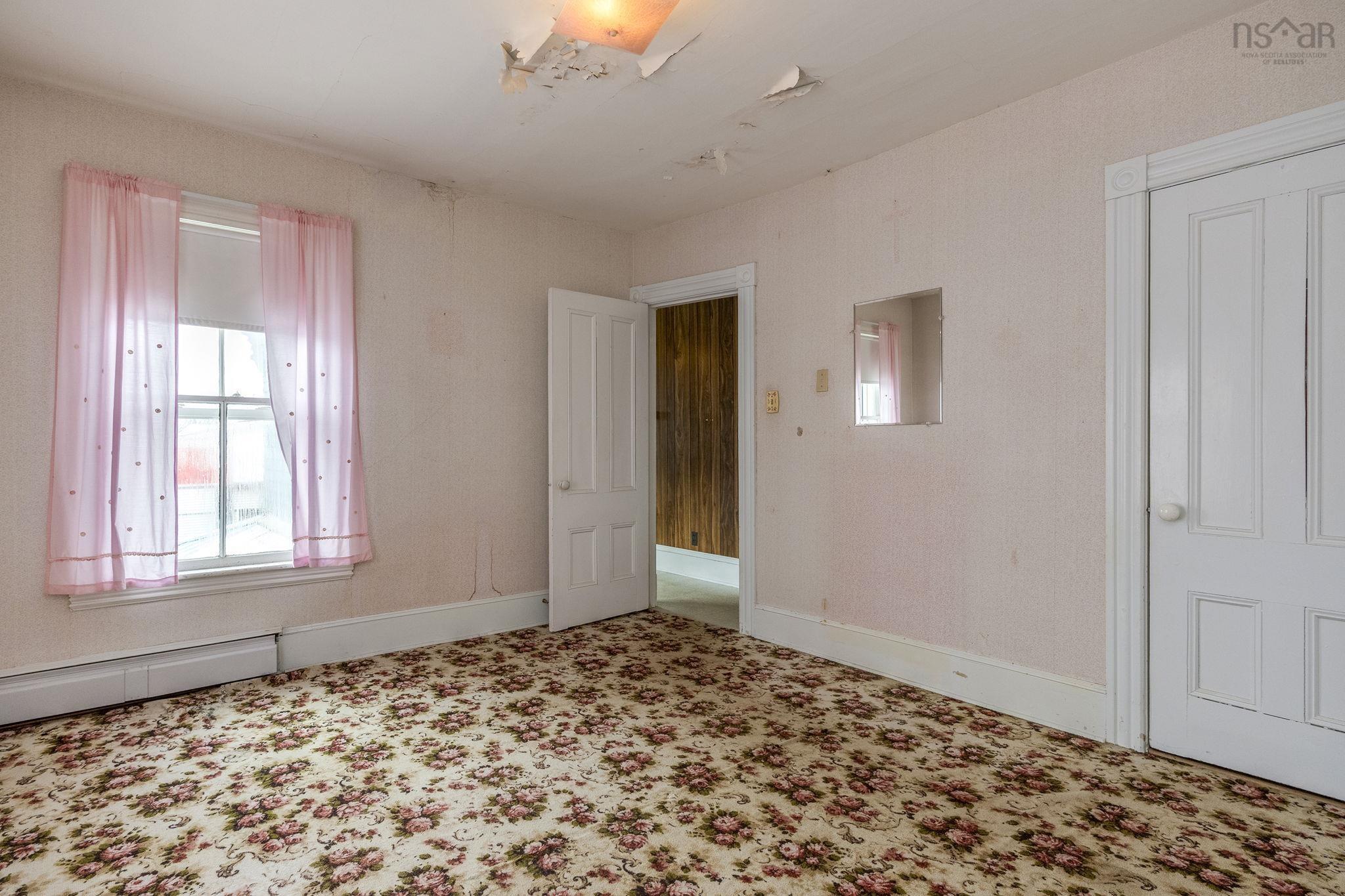 $225,000.00: 60 Commercial Street, Middleton