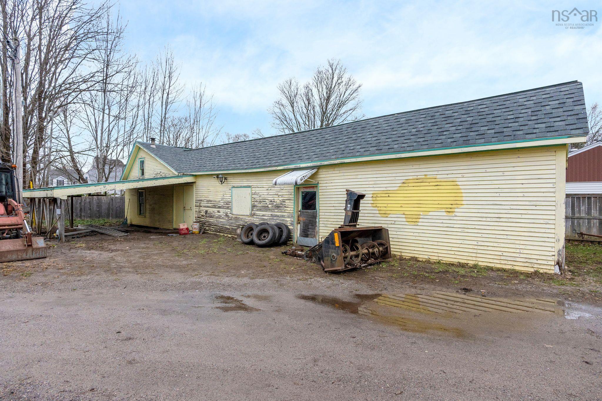 $225,000.00: 60 Commercial Street, Middleton