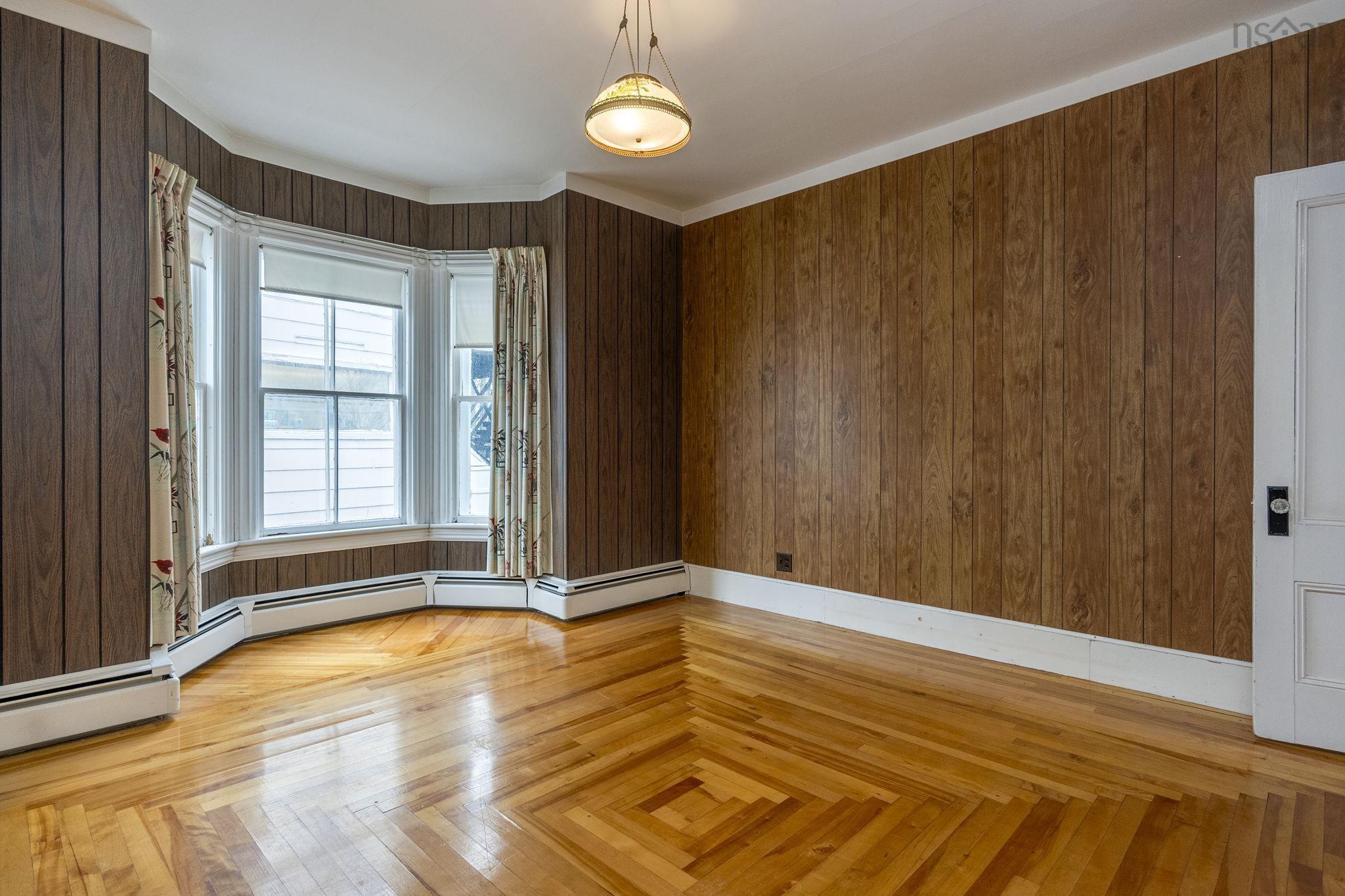 $225,000.00: 60 Commercial Street, Middleton