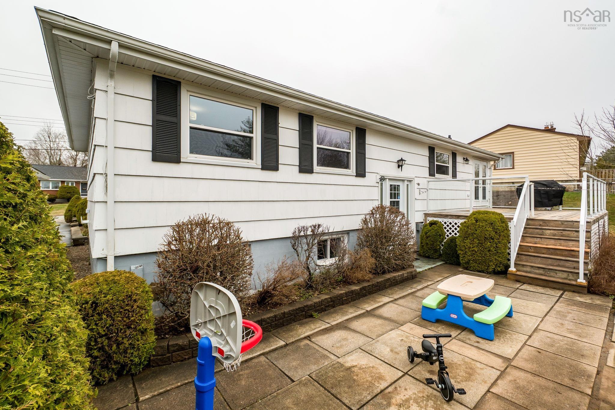 7 Lincoln Drive, Bedford, NS (MLS 202608184)