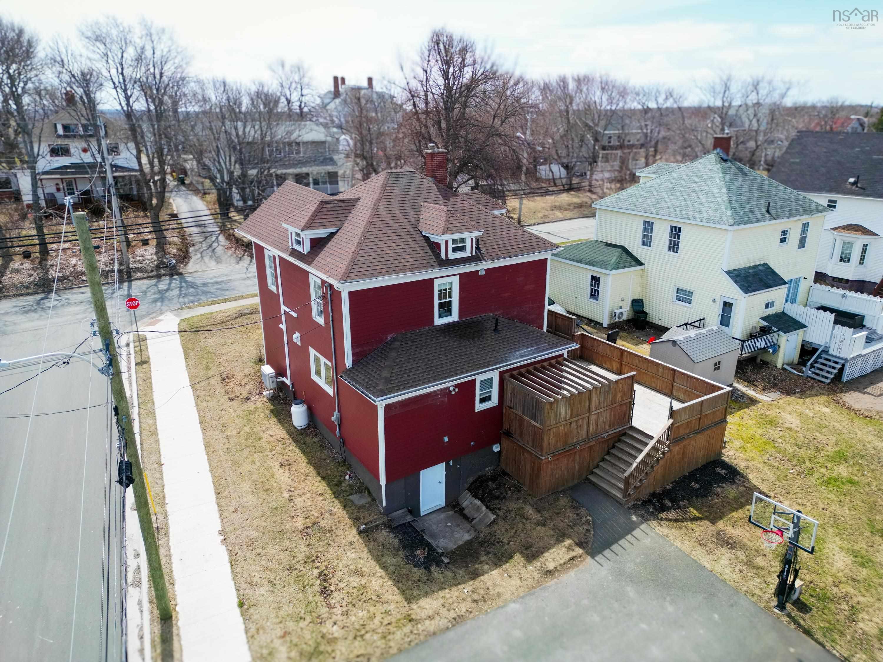 $399,900.00: 760 Main Street, Glace Bay