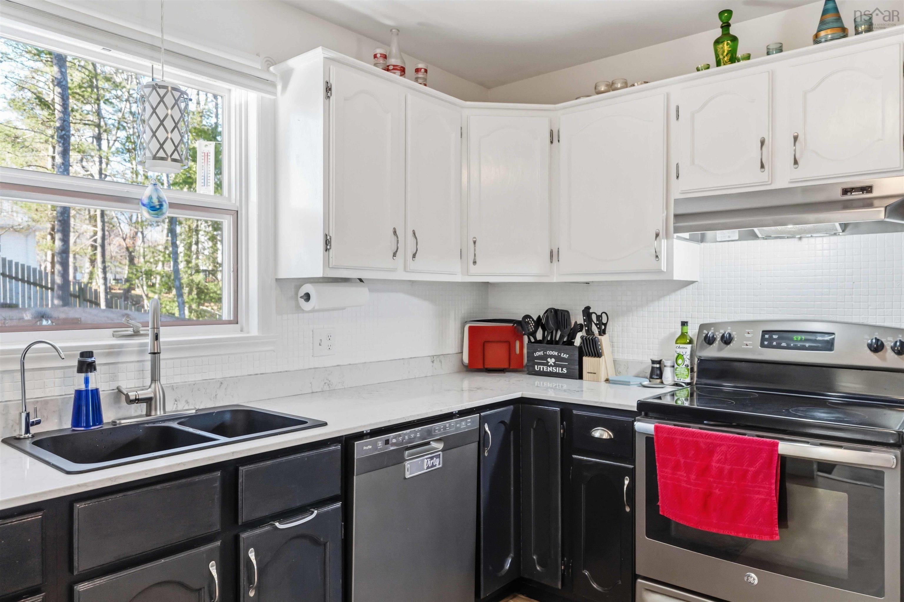 $469,905.00: 909 Shawn Drive, Kingston