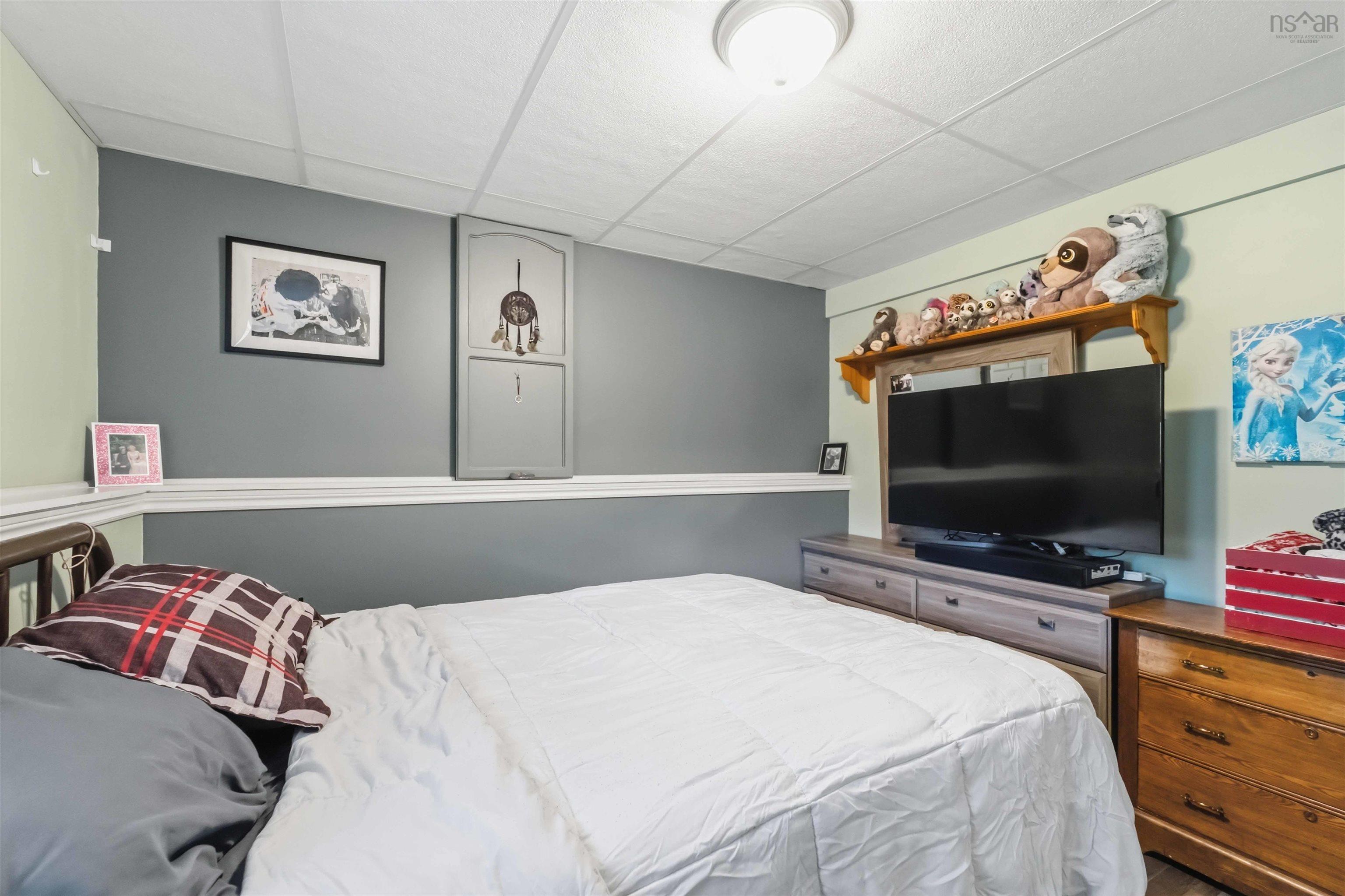 $469,905.00: 909 Shawn Drive, Kingston