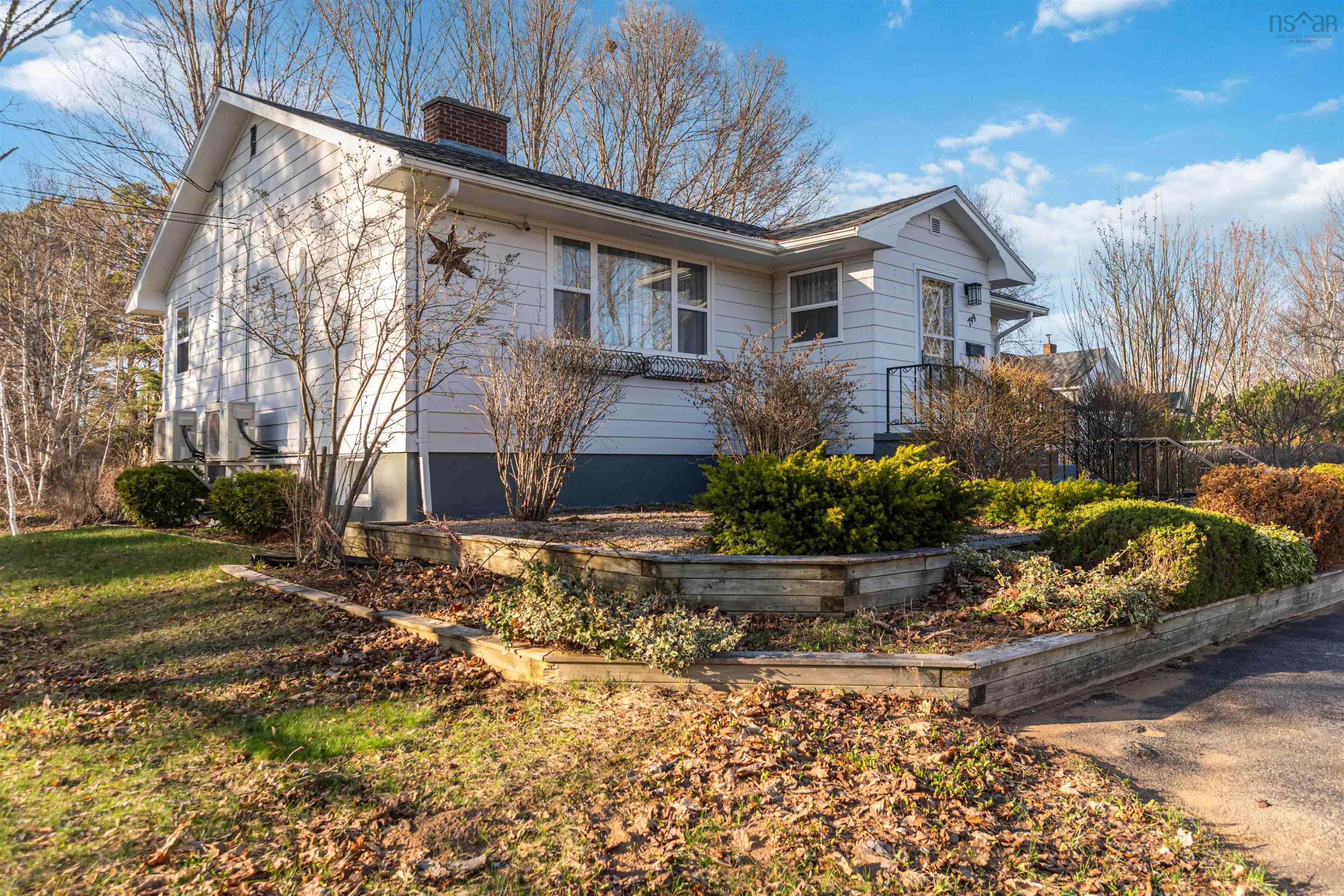 $377,500.00: 799 Main Street, Kingston