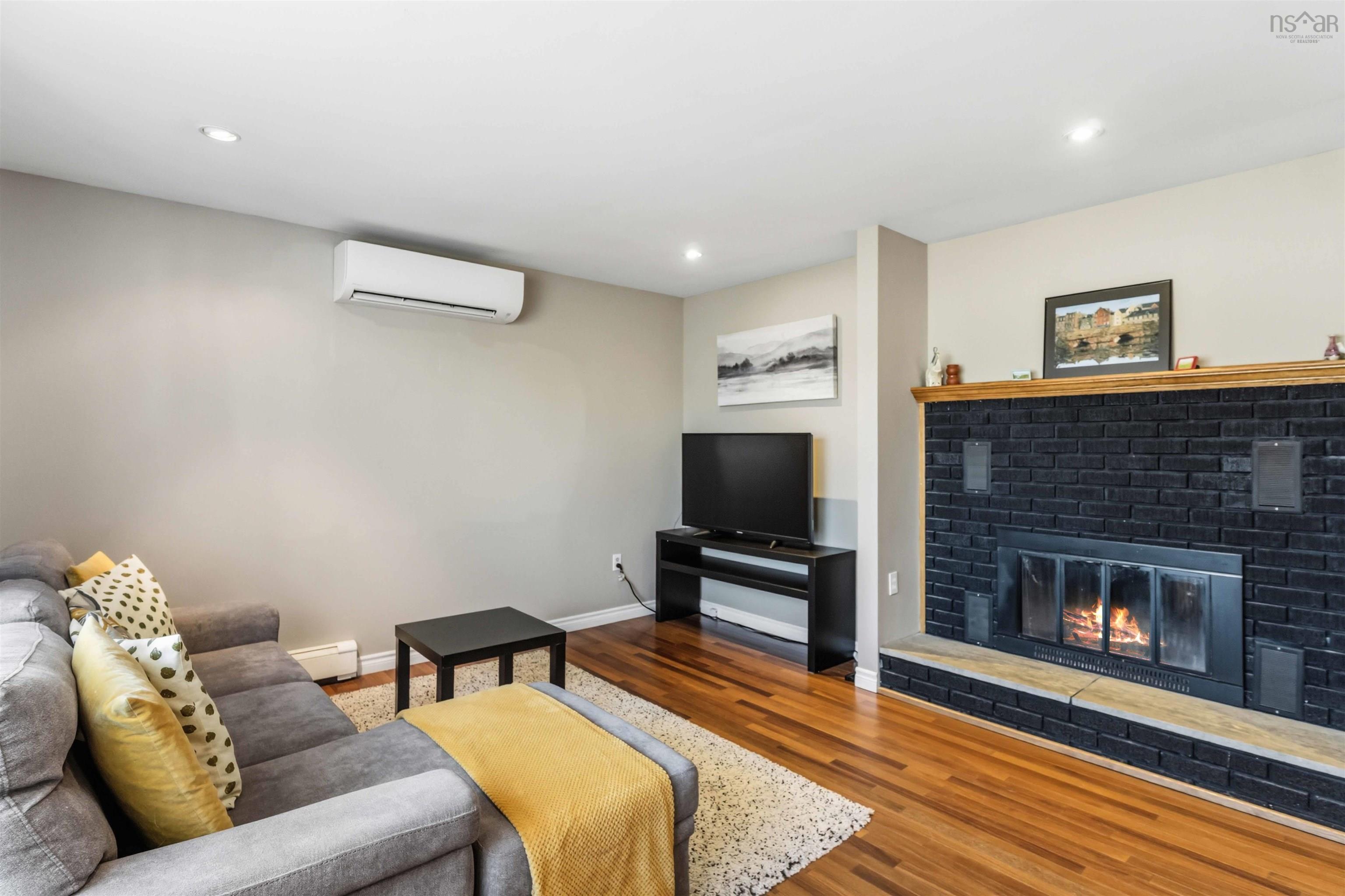 $377,500.00: 799 Main Street, Kingston