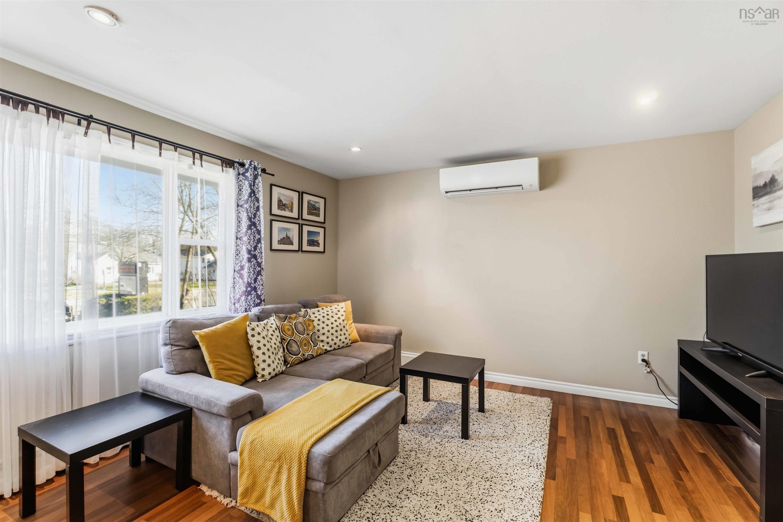 $377,500.00: 799 Main Street, Kingston