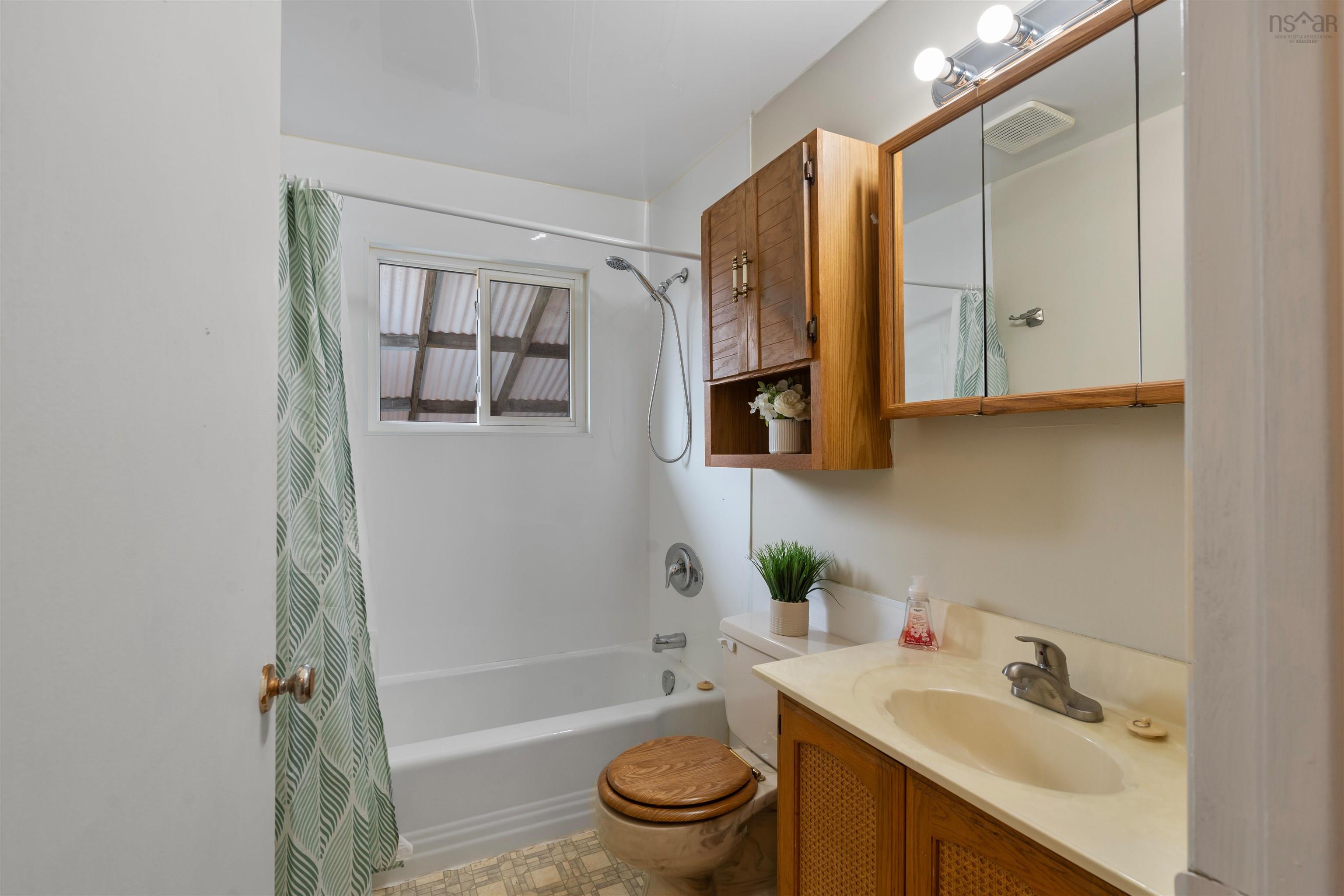 355 Spring Avenue, Dartmouth, NS (MLS 202608220)