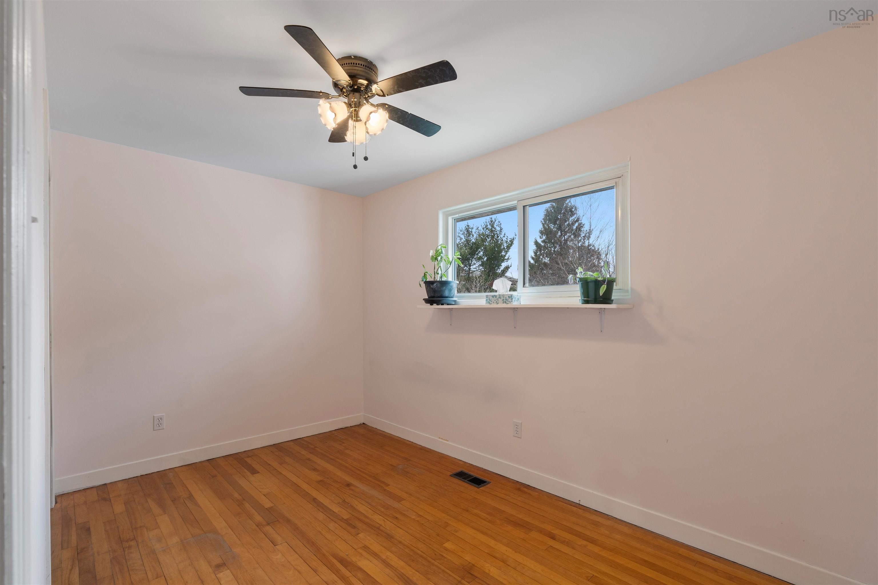 355 Spring Avenue, Dartmouth, NS (MLS 202608220)