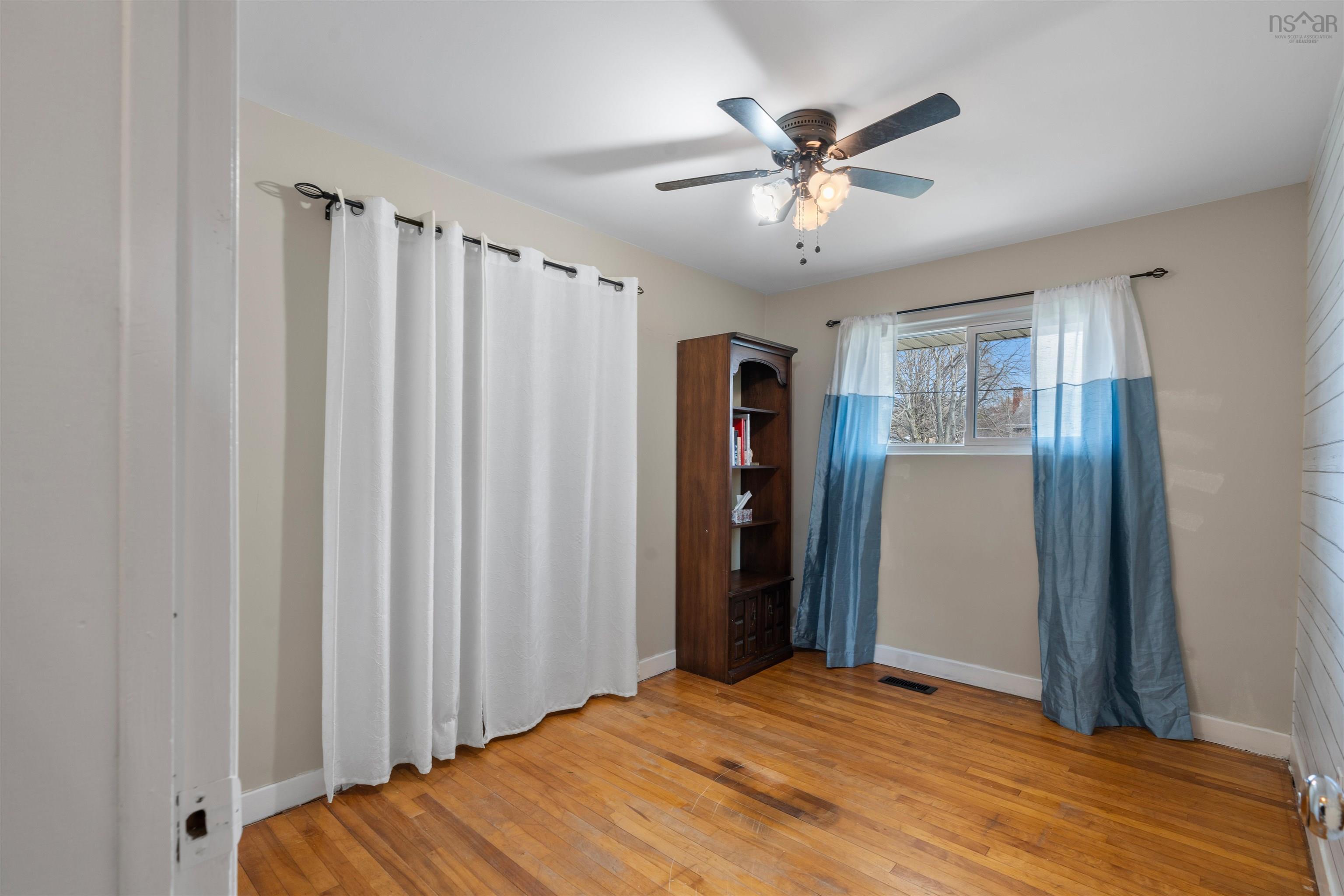 355 Spring Avenue, Dartmouth, NS (MLS 202608220)