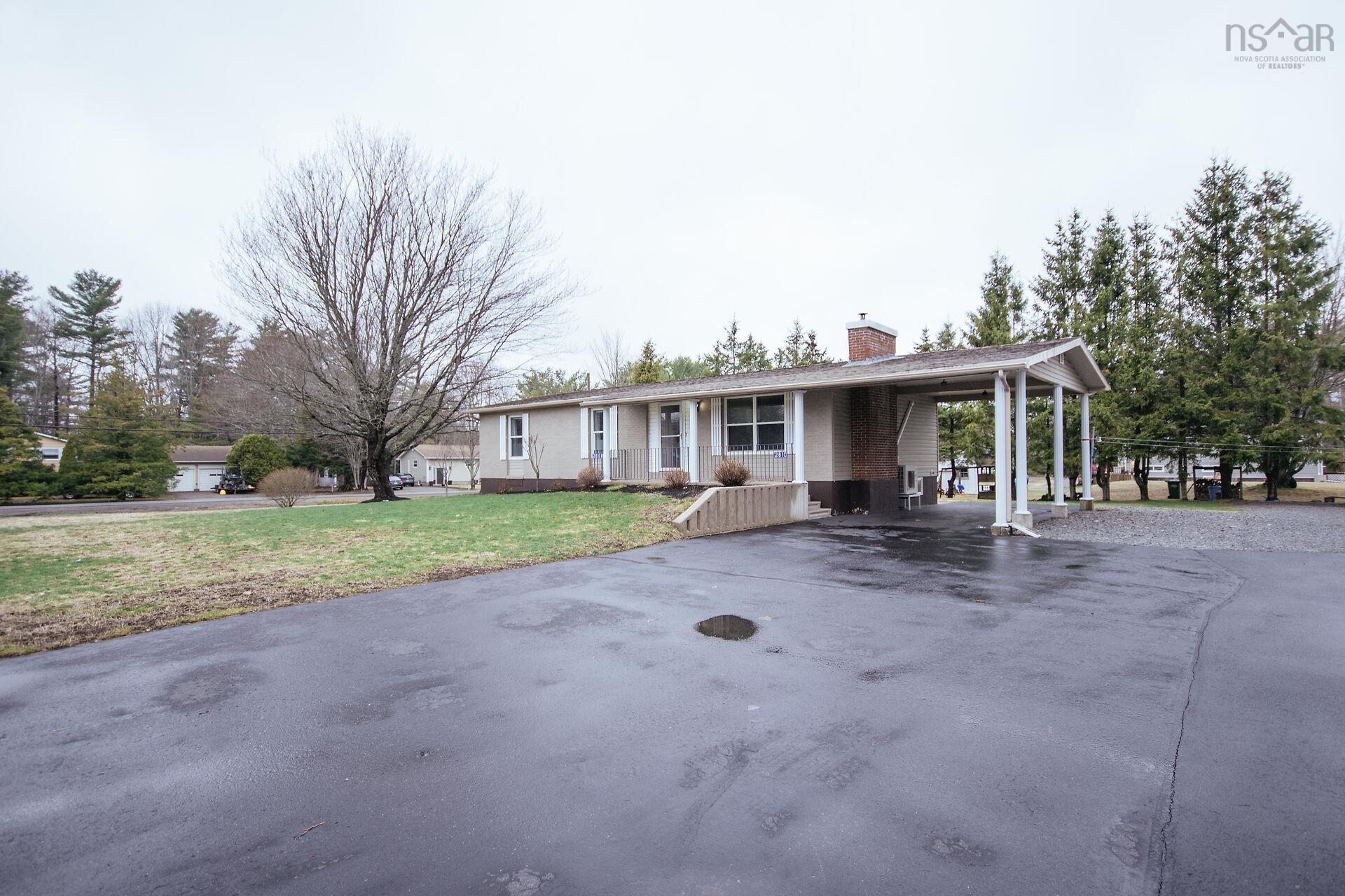 $525,900.00: 2810 Pinecrest Drive, Coldbrook
