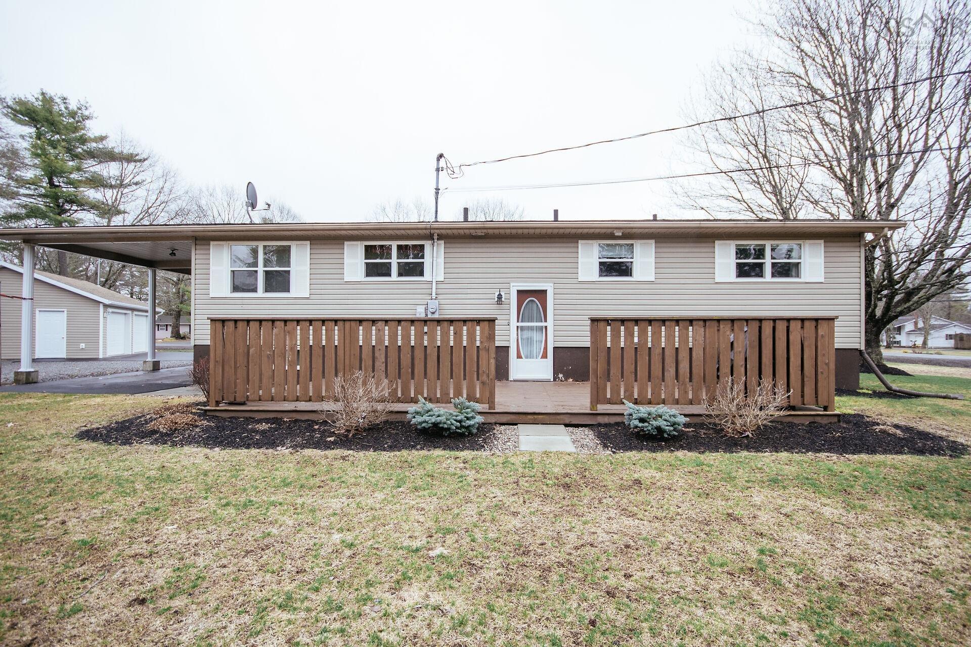 $525,900.00: 2810 Pinecrest Drive, Coldbrook