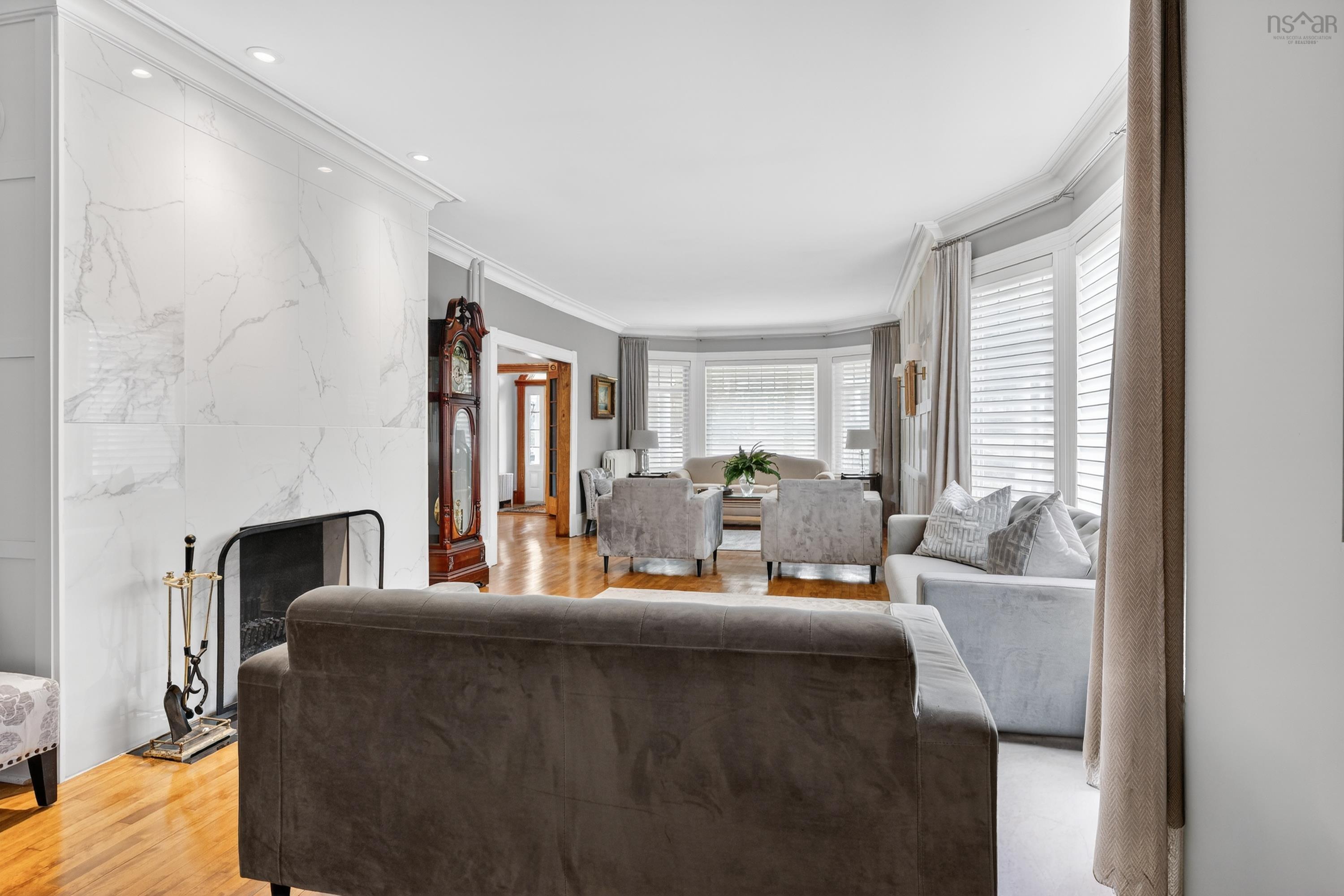 $725,000.00: 15 Whitney Avenue, Sydney