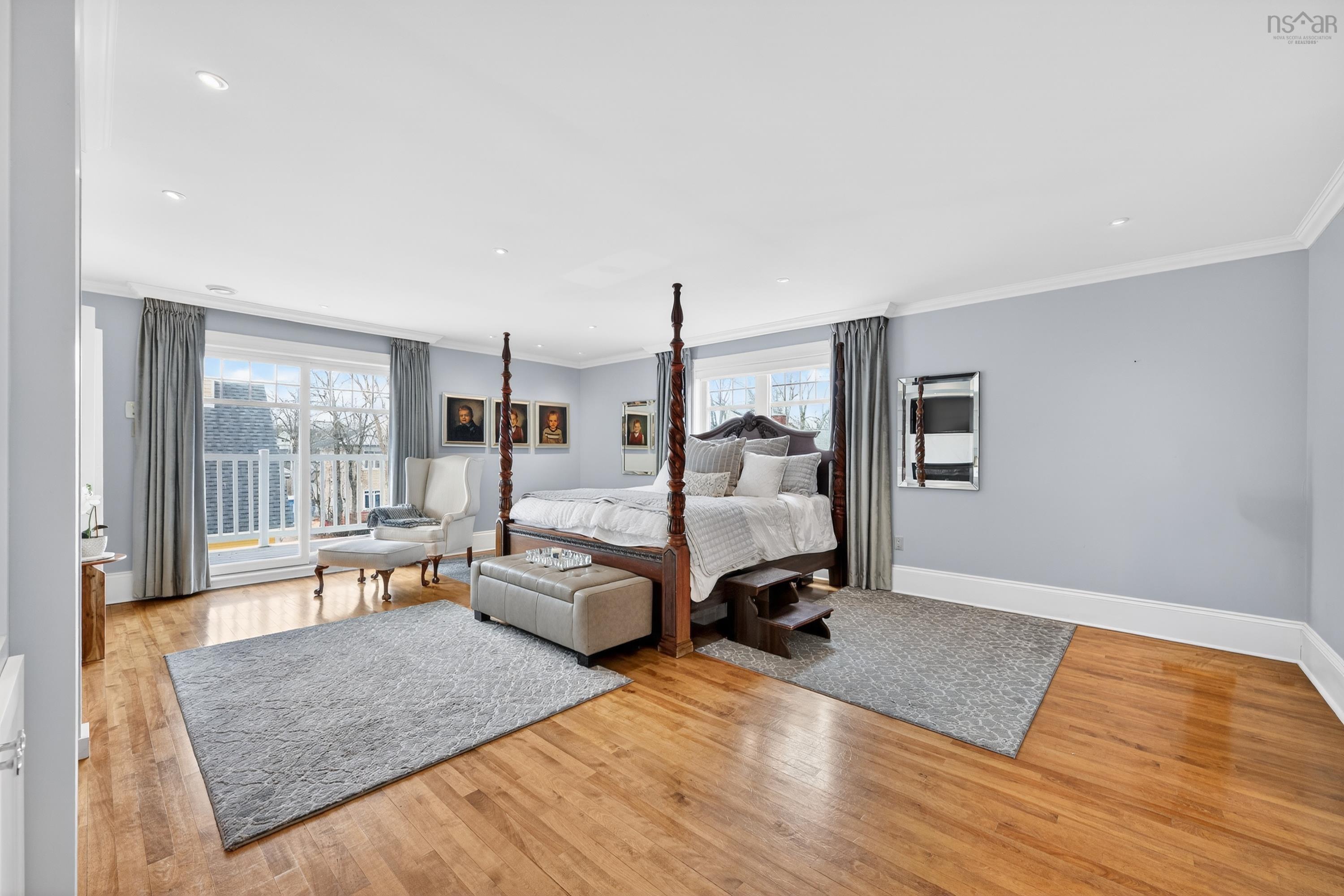 $725,000.00: 15 Whitney Avenue, Sydney