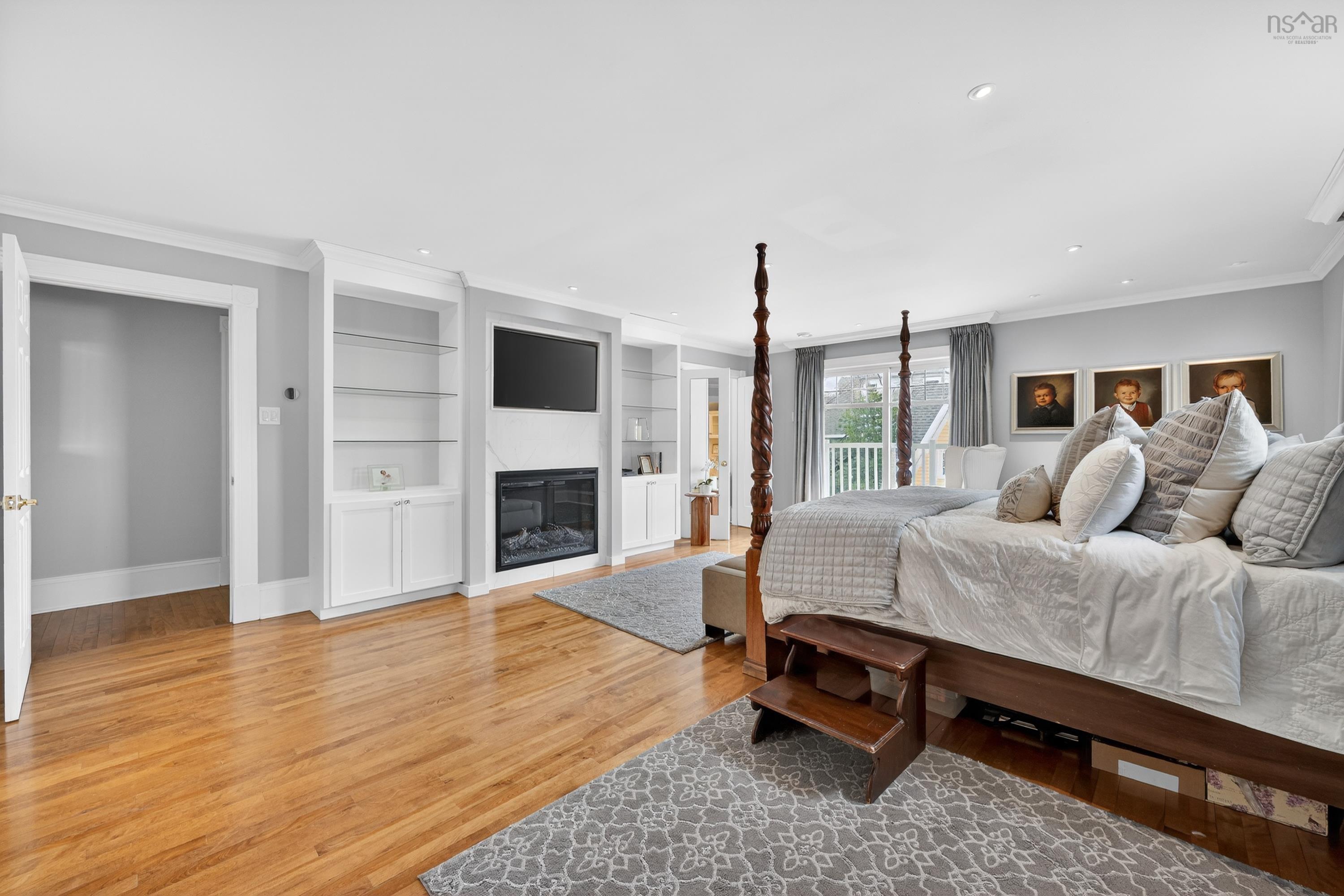 $725,000.00: 15 Whitney Avenue, Sydney