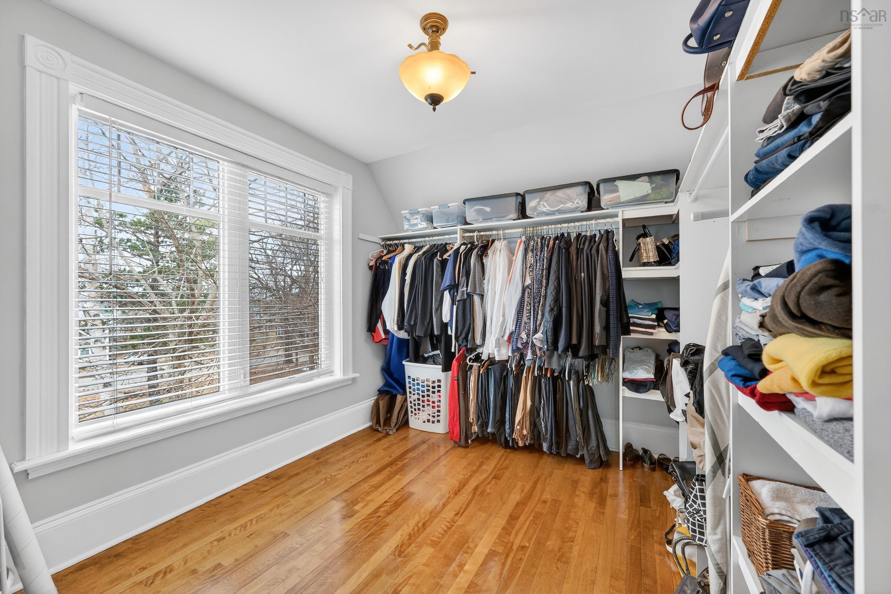 $725,000.00: 15 Whitney Avenue, Sydney