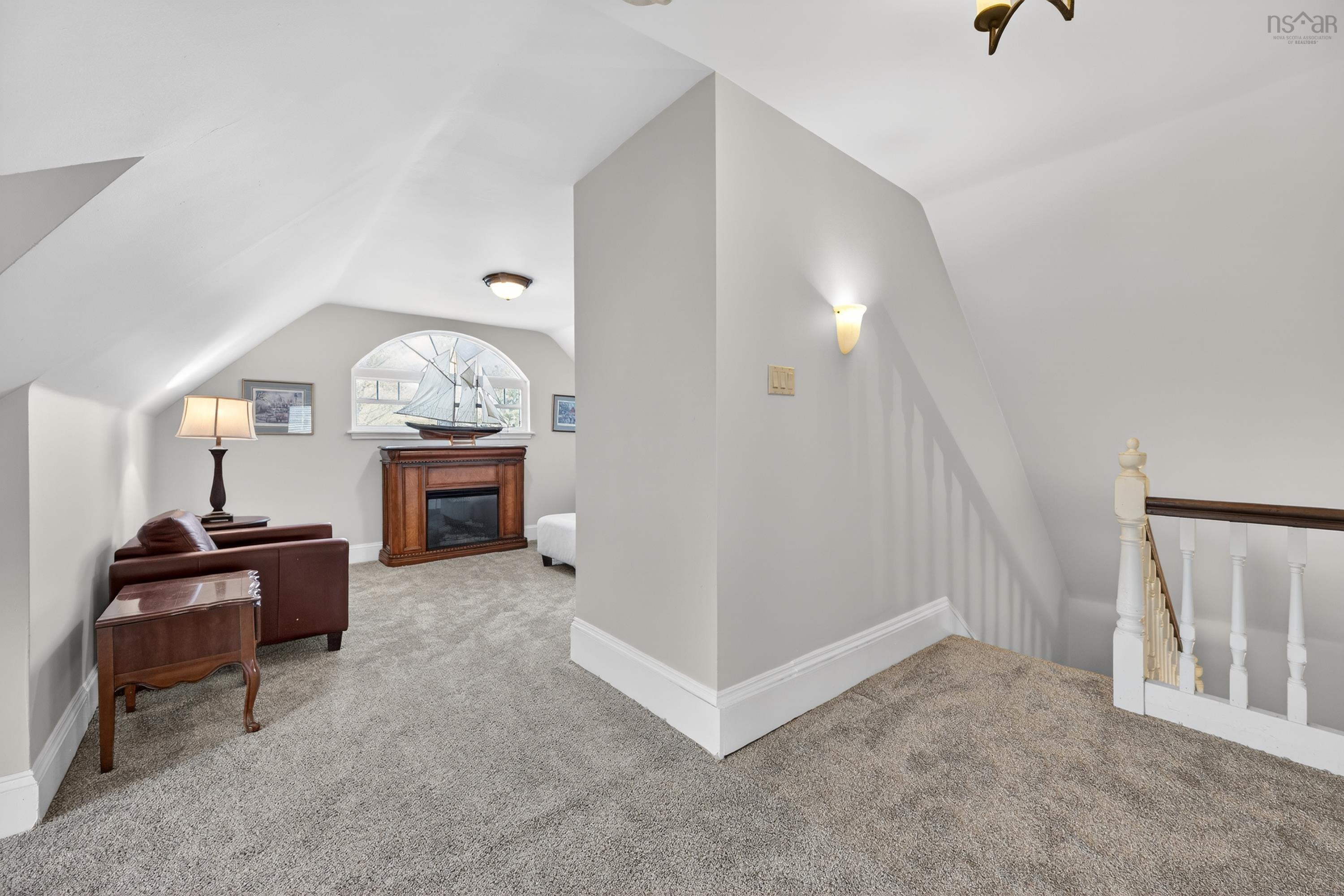 $725,000.00: 15 Whitney Avenue, Sydney