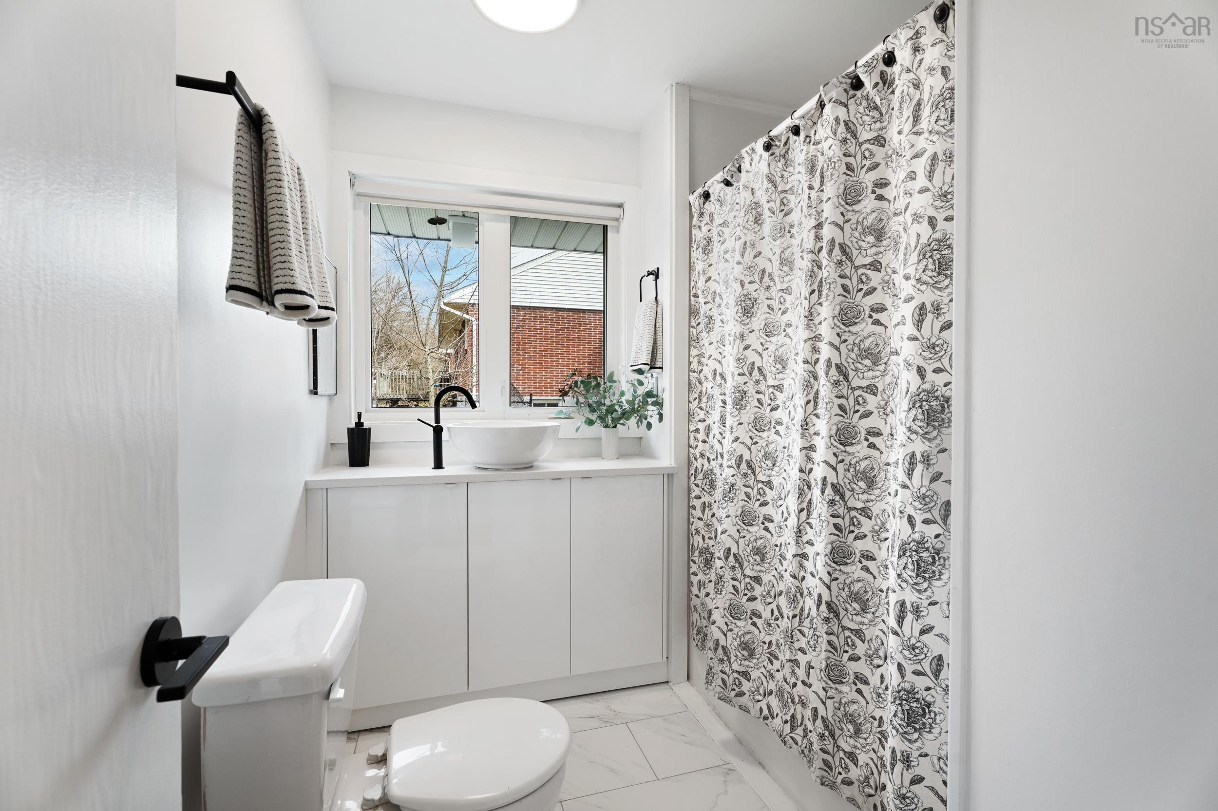 105 Woodlawn Road, Dartmouth, NS (MLS 202608239)