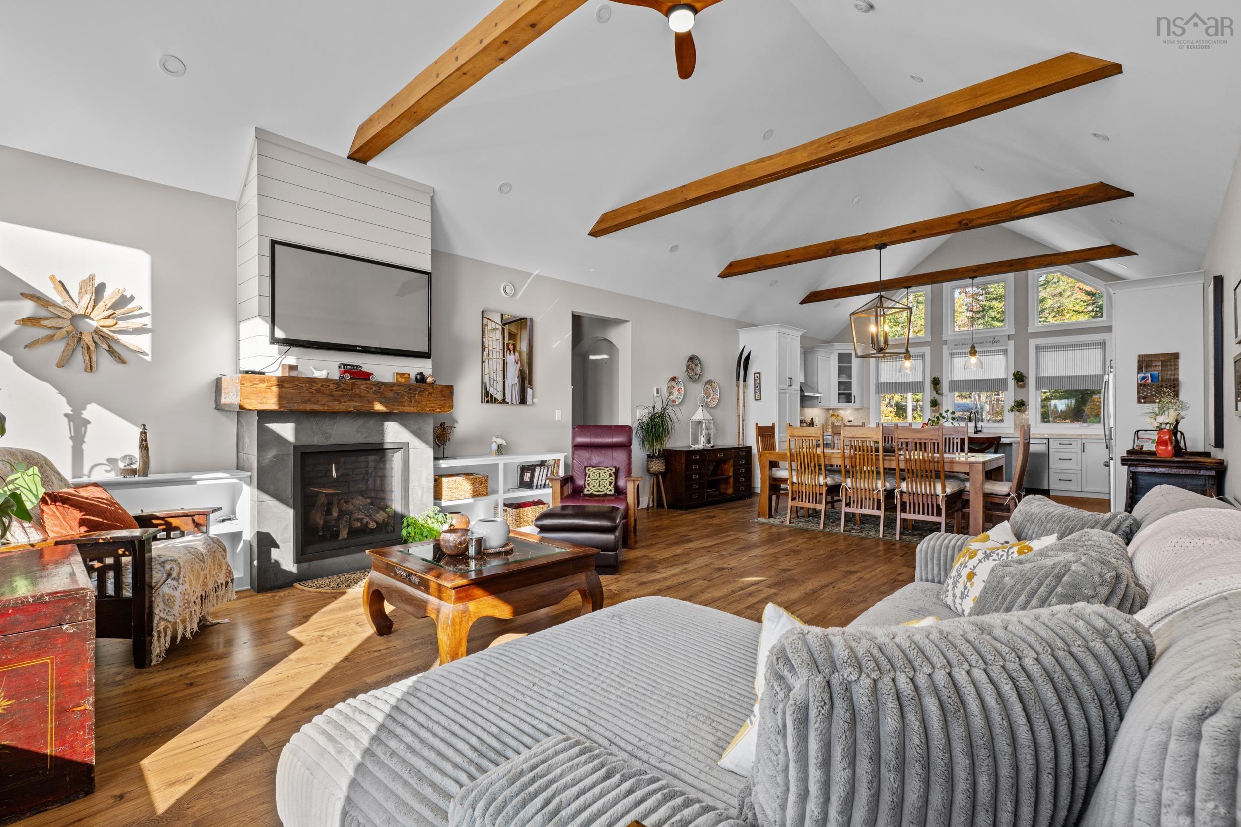 $870,000.00: 250 Maple Leaf Lane, Lapland