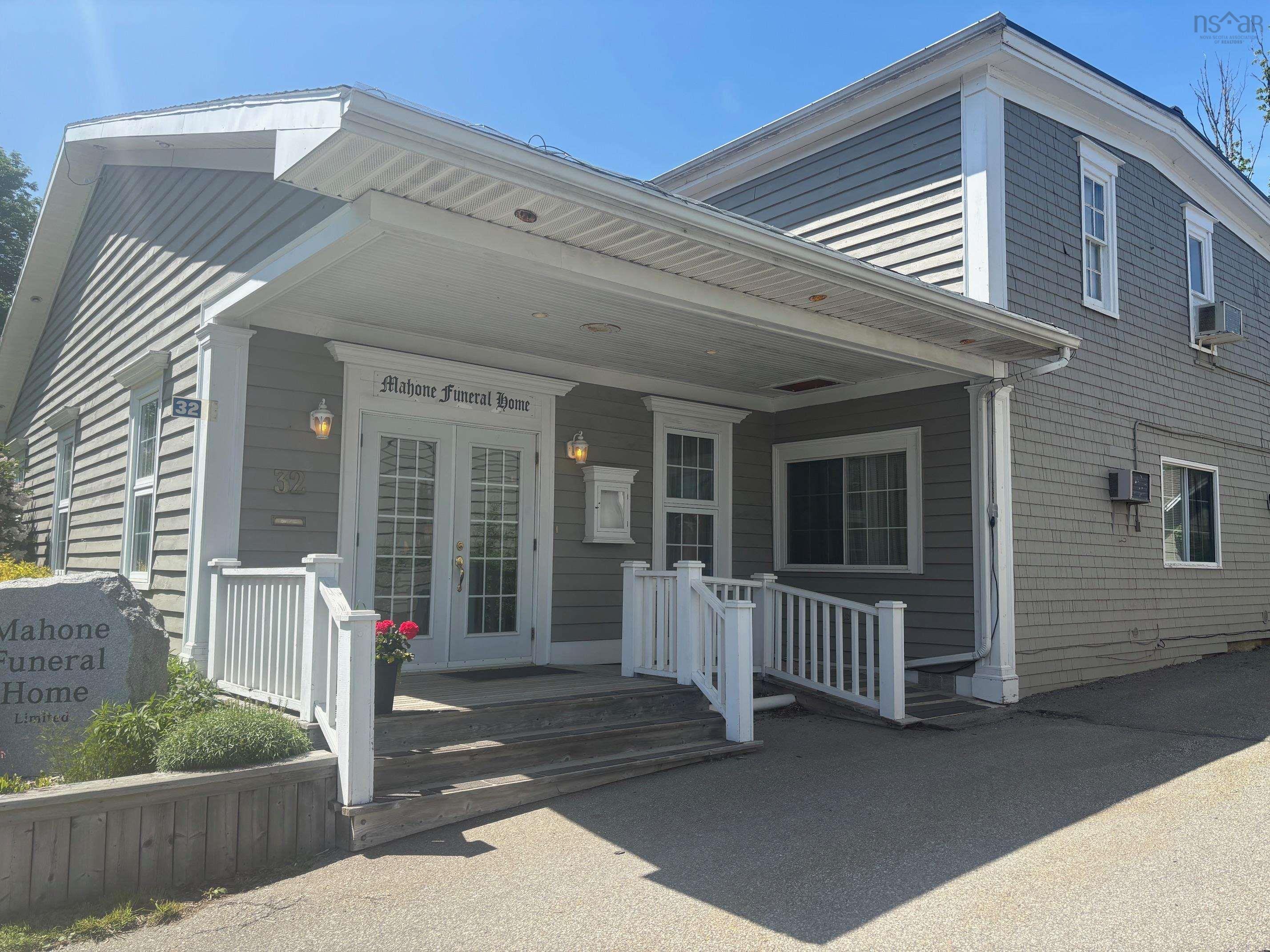 $996,500.00: 28 & 32 Parish Street, Mahone Bay