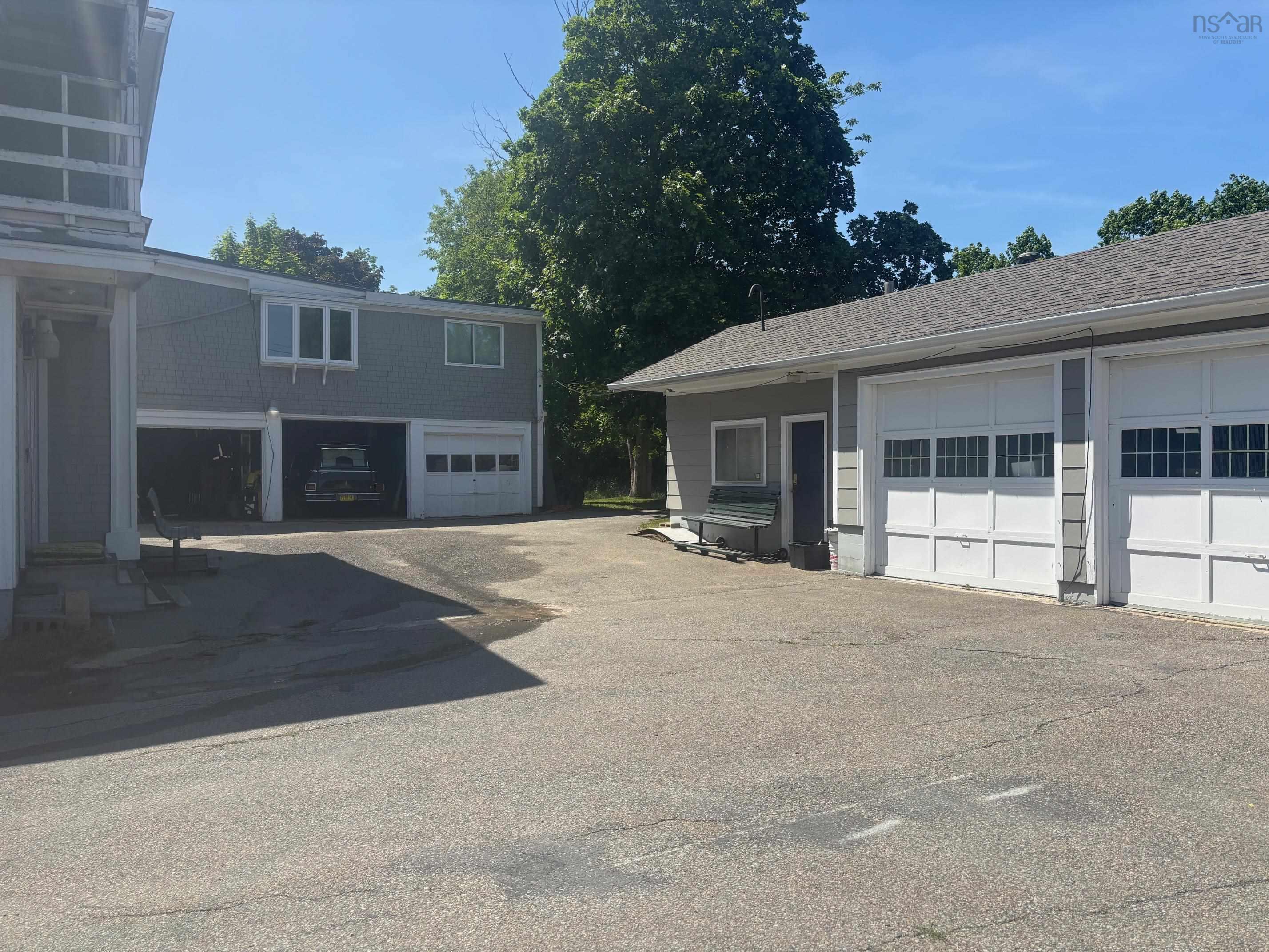 $996,500.00: 28 & 32 Parish Street, Mahone Bay