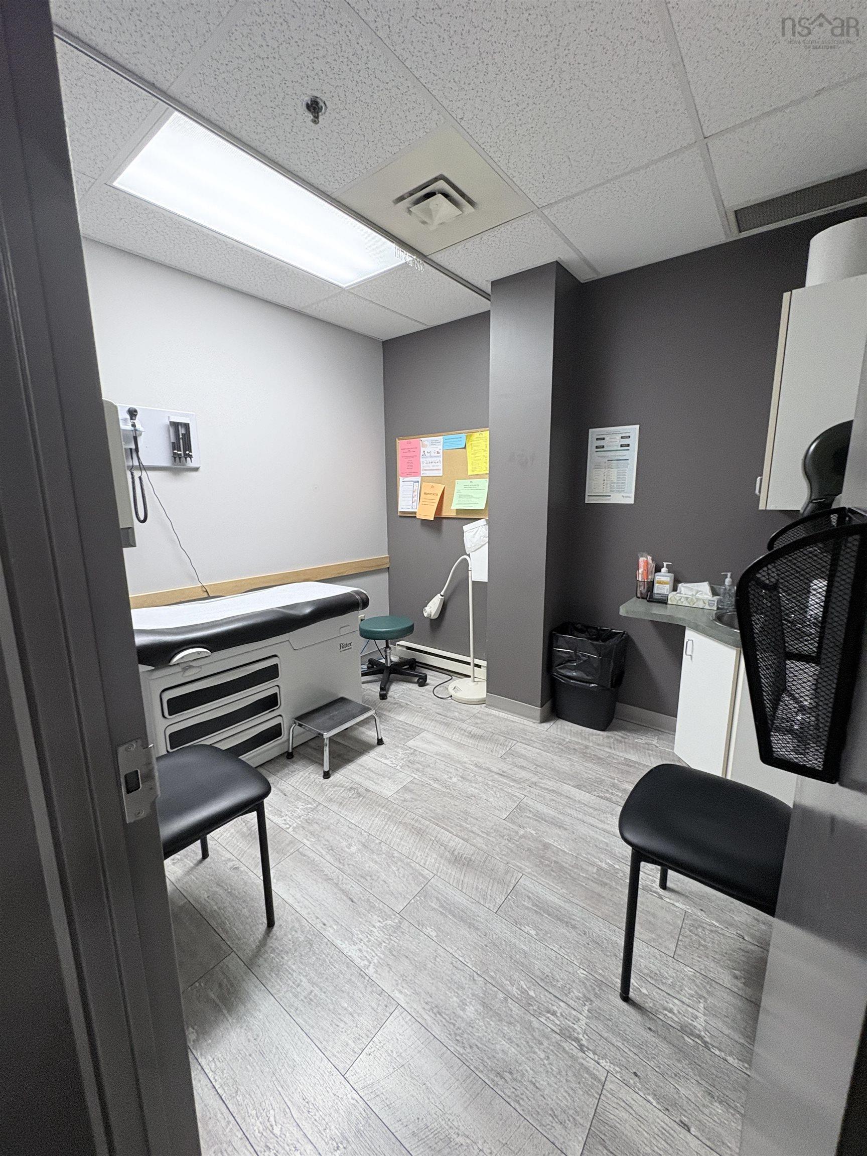 102 5991 Spring Garden Road, Halifax, NS (MLS 202608275)