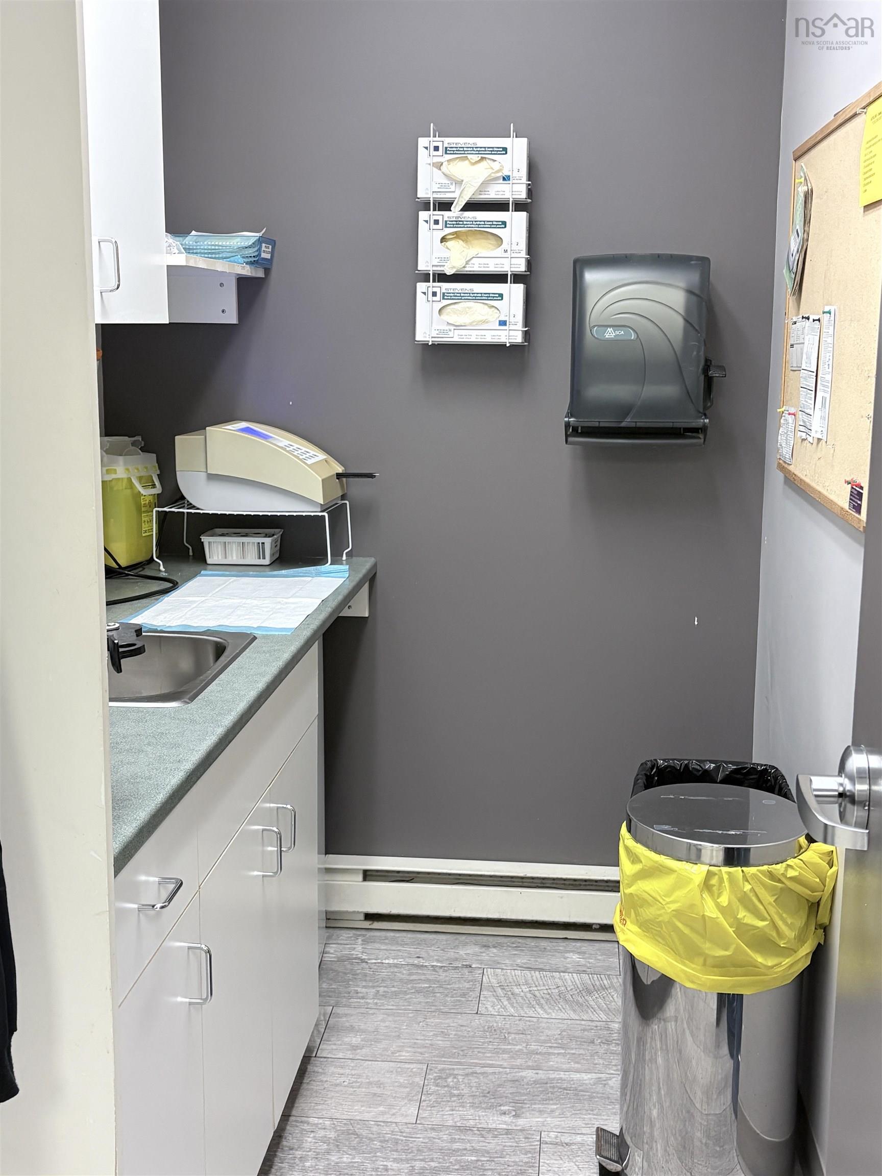 102 5991 Spring Garden Road, Halifax, NS (MLS 202608275)