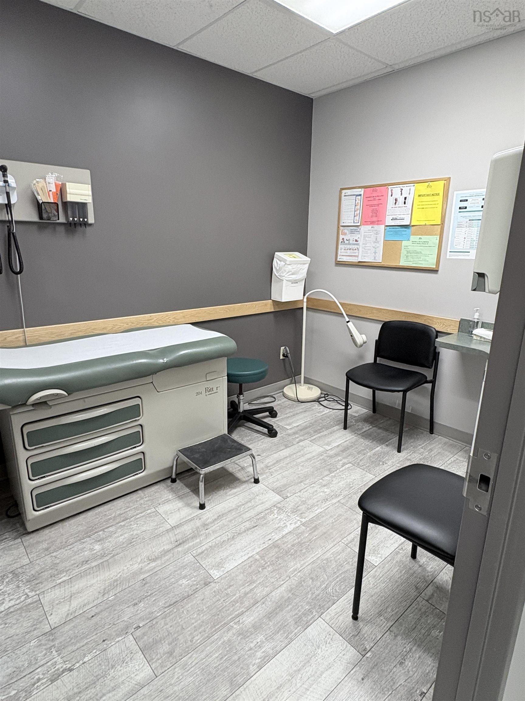 102 5991 Spring Garden Road, Halifax, NS (MLS 202608275)