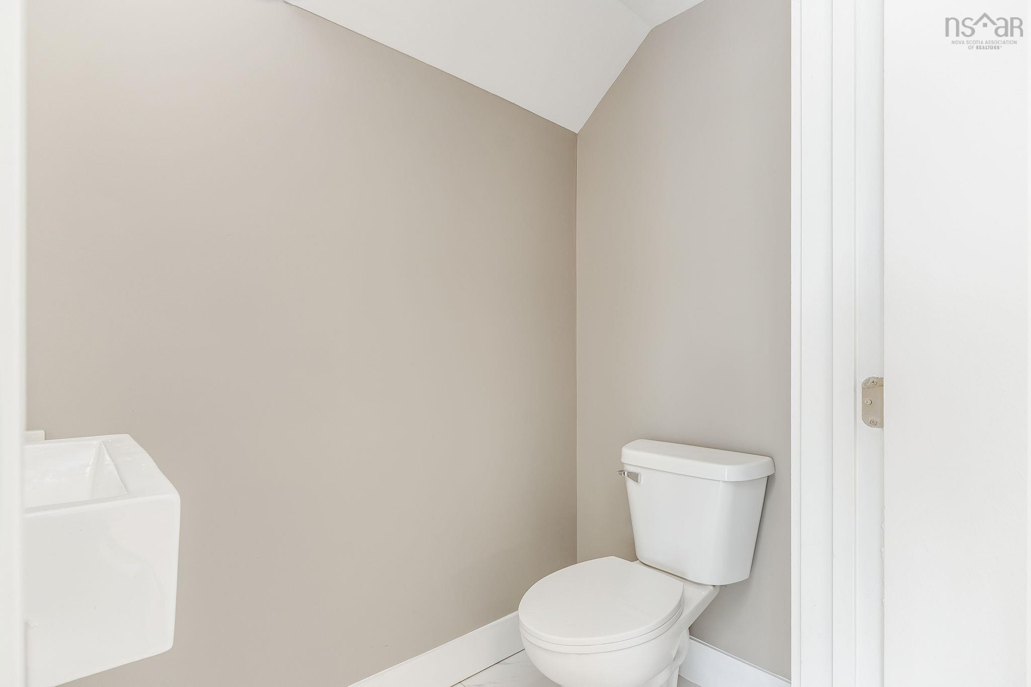 $729,900.00: 32 Higgins Avenue, Beechville