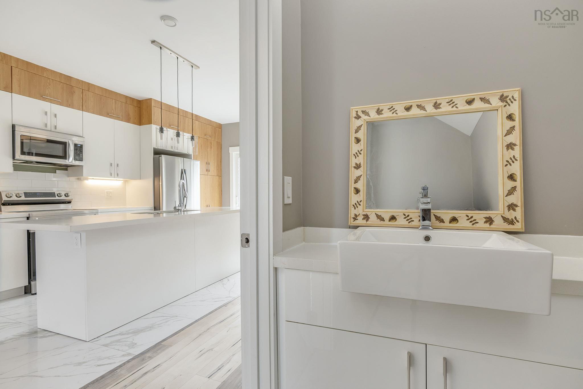 $729,900.00: 32 Higgins Avenue, Beechville