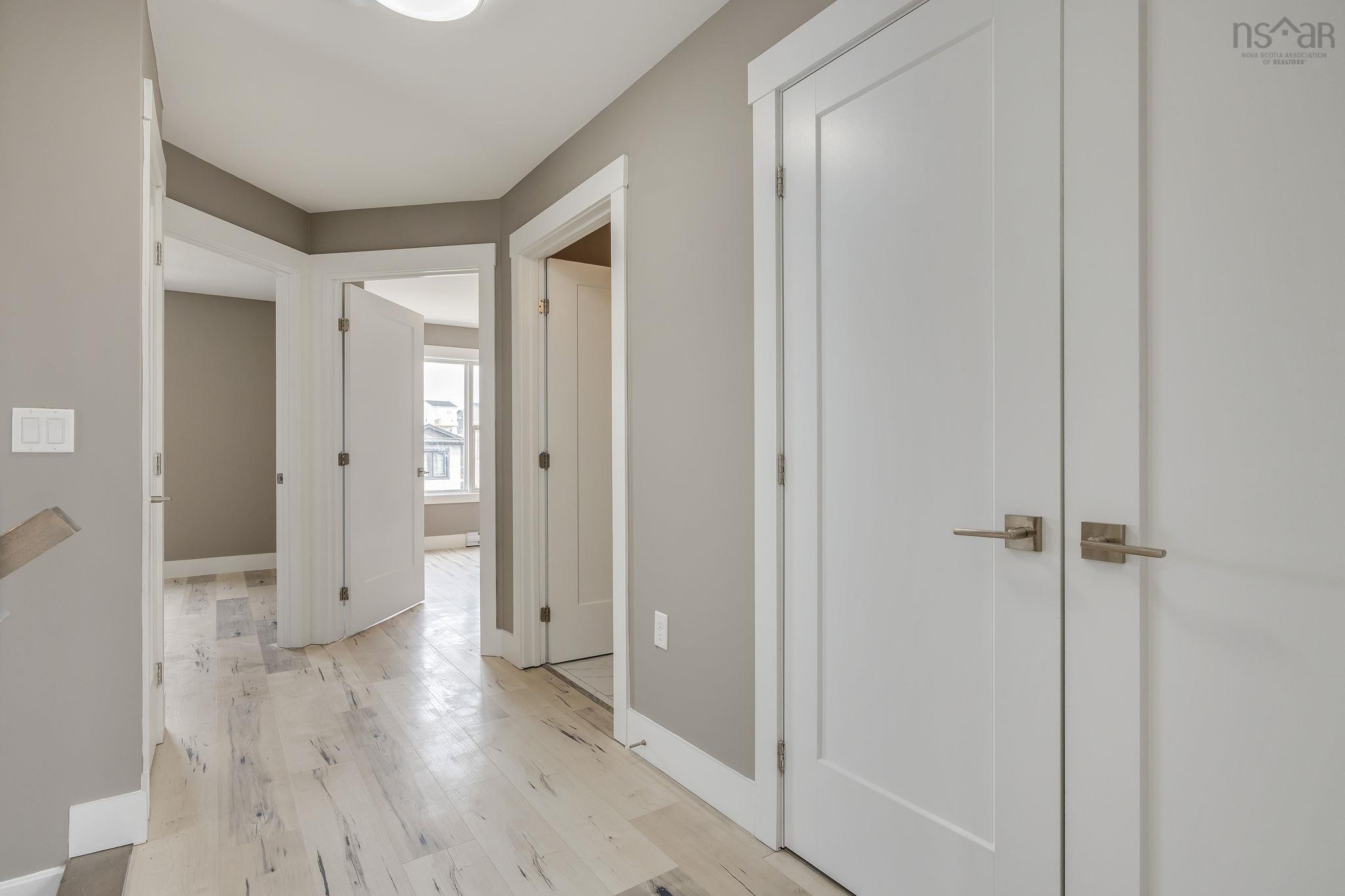 $729,900.00: 32 Higgins Avenue, Beechville