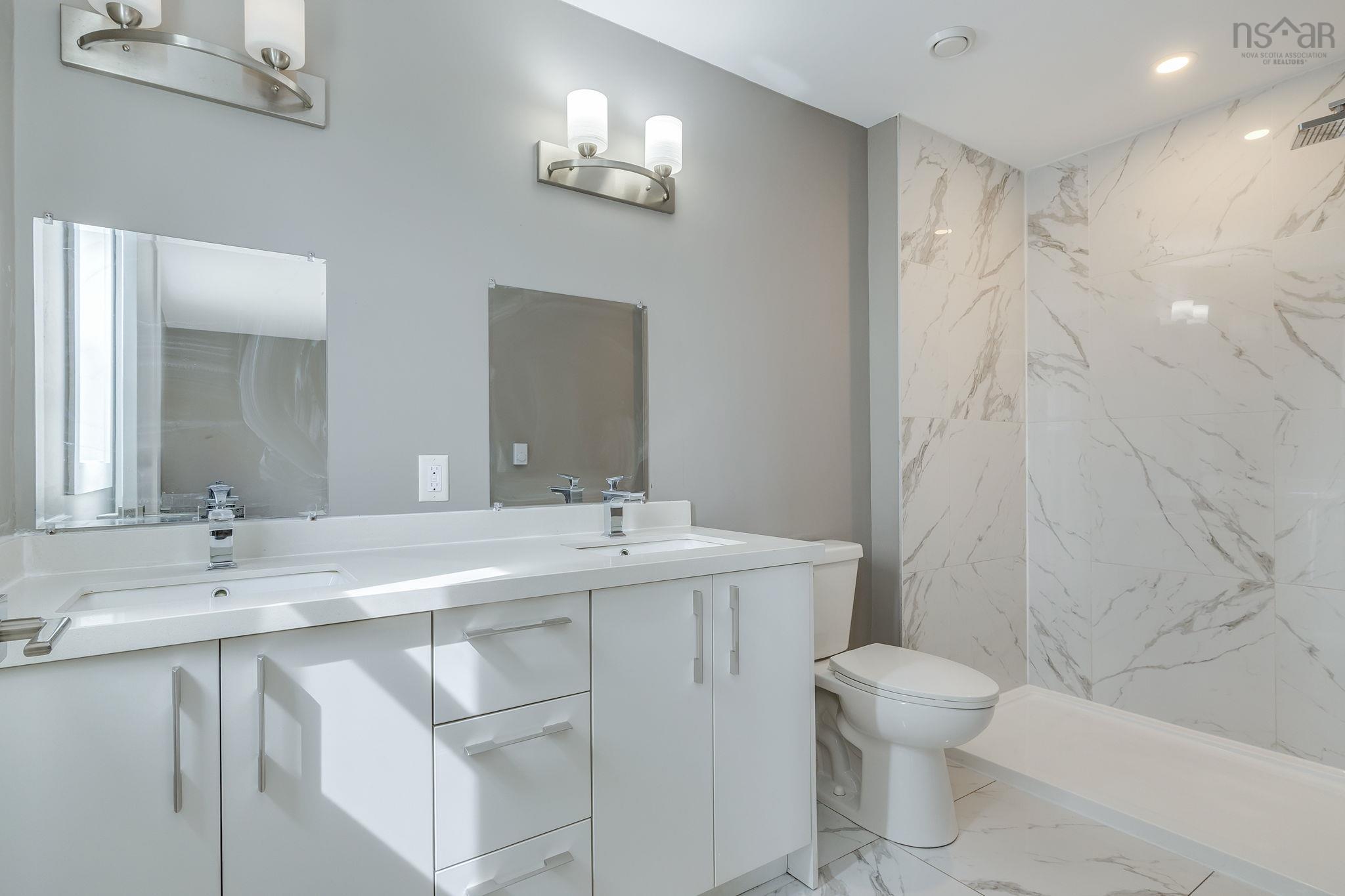 $729,900.00: 32 Higgins Avenue, Beechville