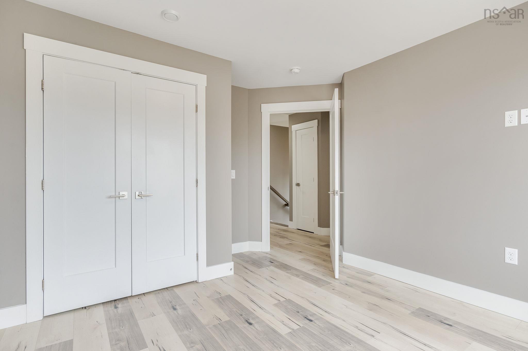 $729,900.00: 32 Higgins Avenue, Beechville