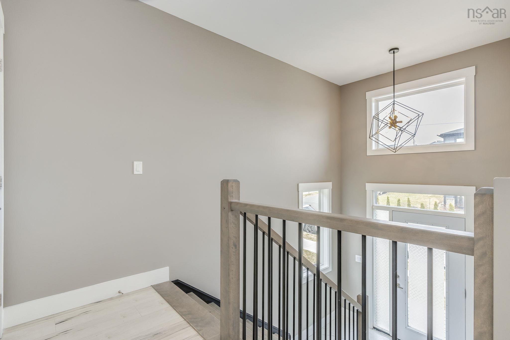 $729,900.00: 32 Higgins Avenue, Beechville