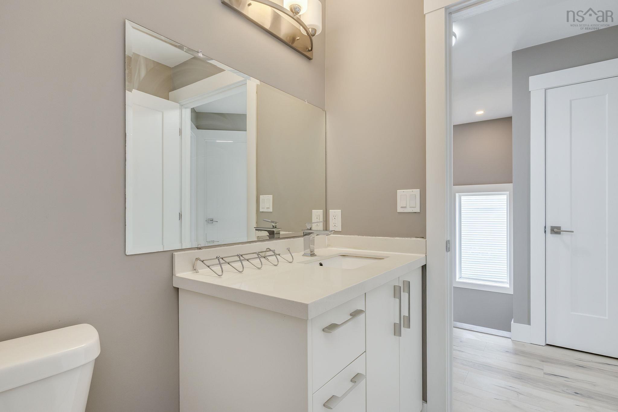 $729,900.00: 32 Higgins Avenue, Beechville