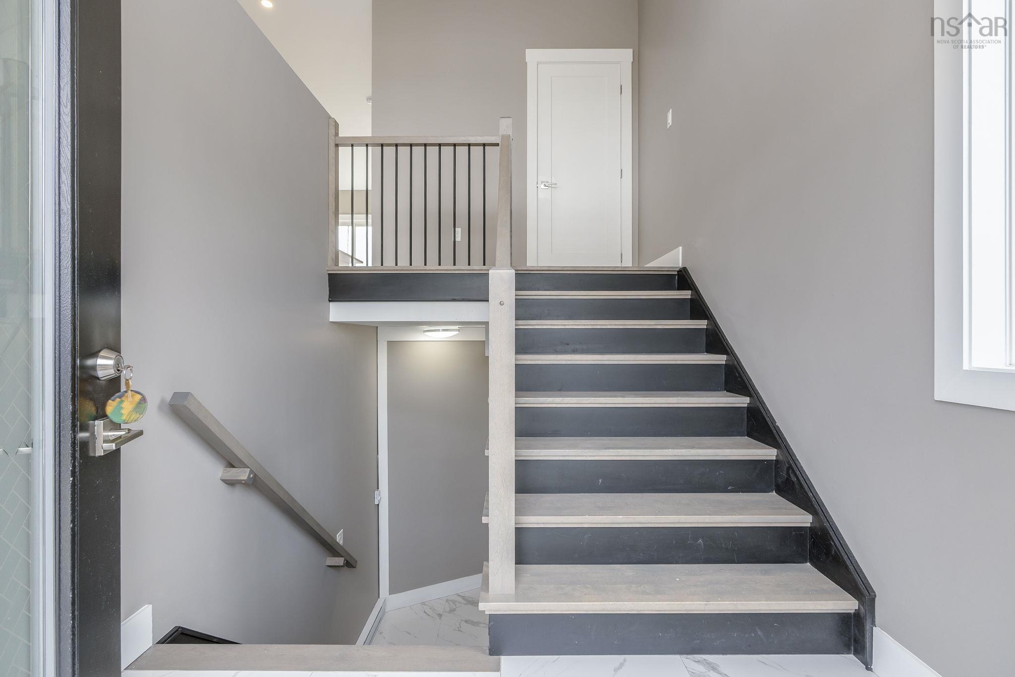 $729,900.00: 32 Higgins Avenue, Beechville