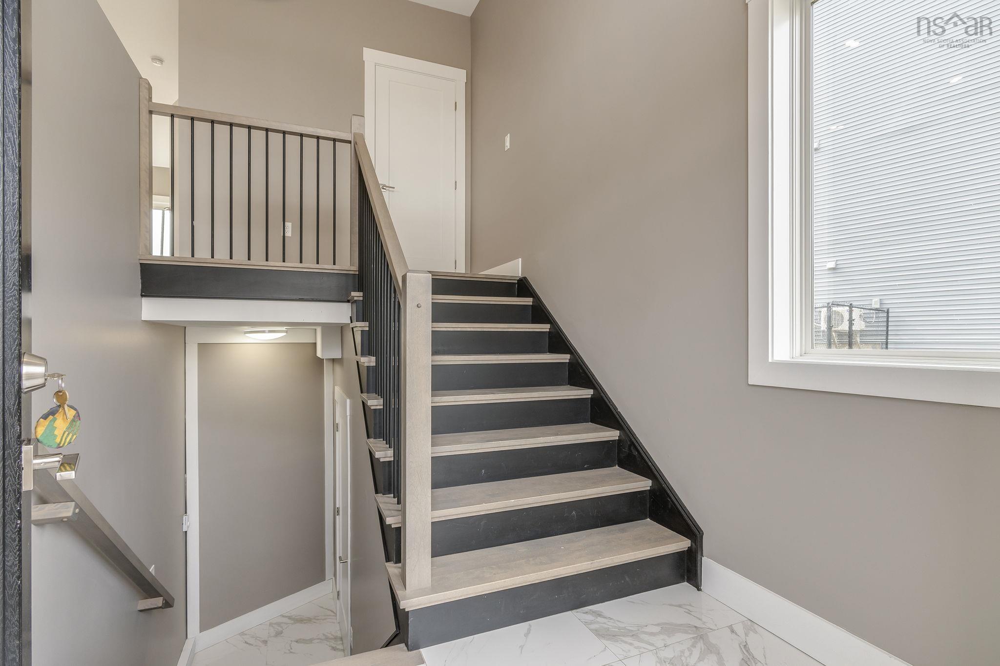 $729,900.00: 32 Higgins Avenue, Beechville