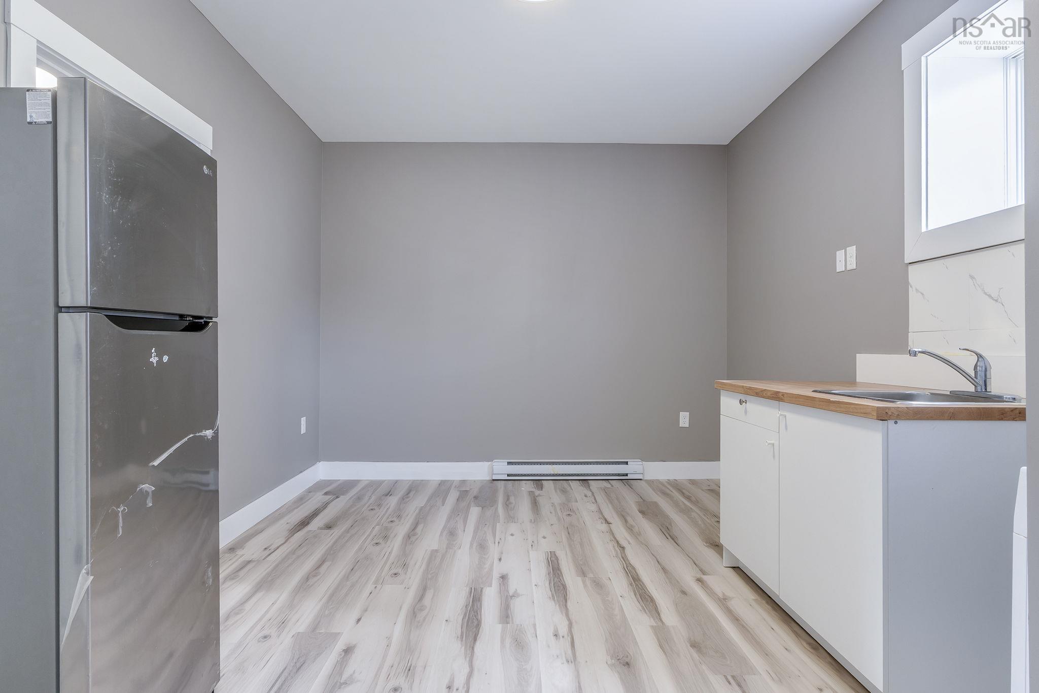 $729,900.00: 32 Higgins Avenue, Beechville