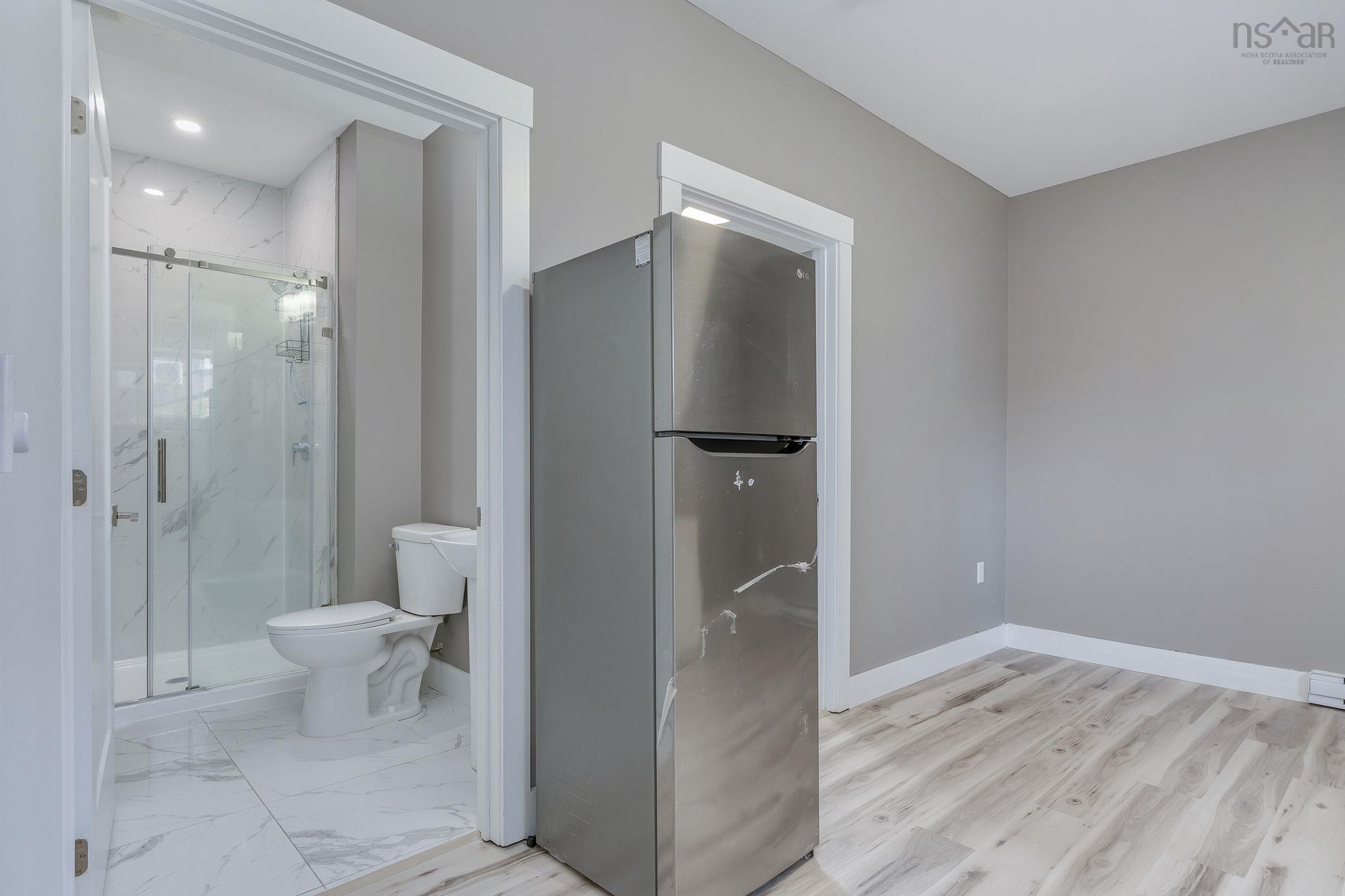 $729,900.00: 32 Higgins Avenue, Beechville